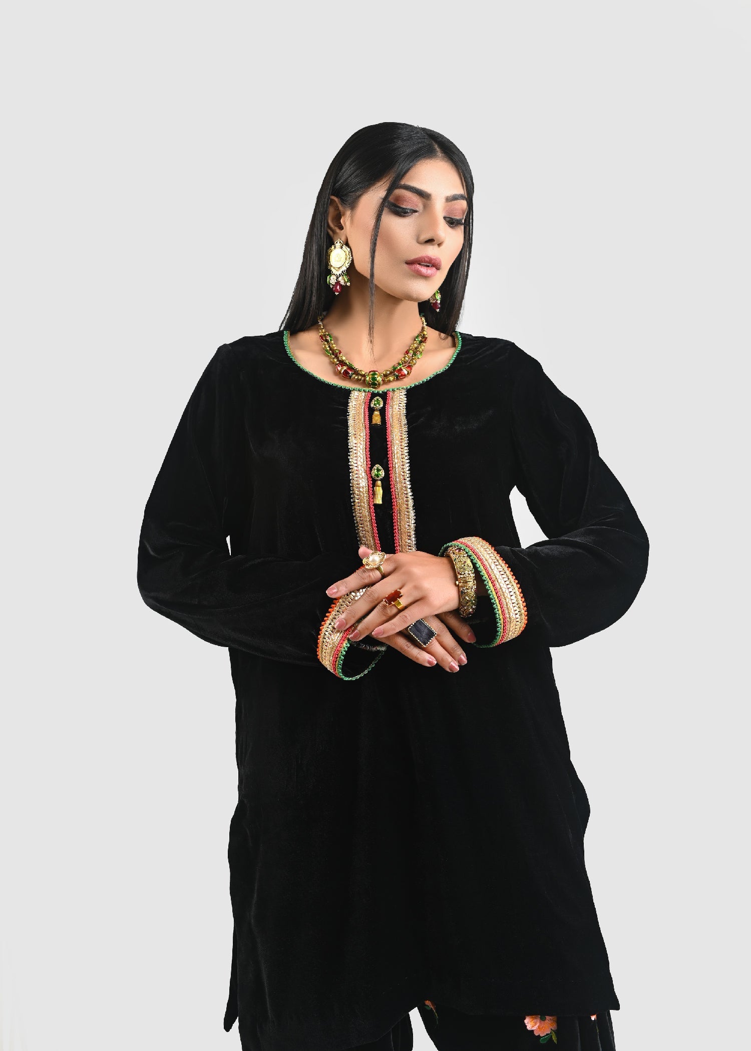 Unaiza Mir Black Velvet Women 2pcs