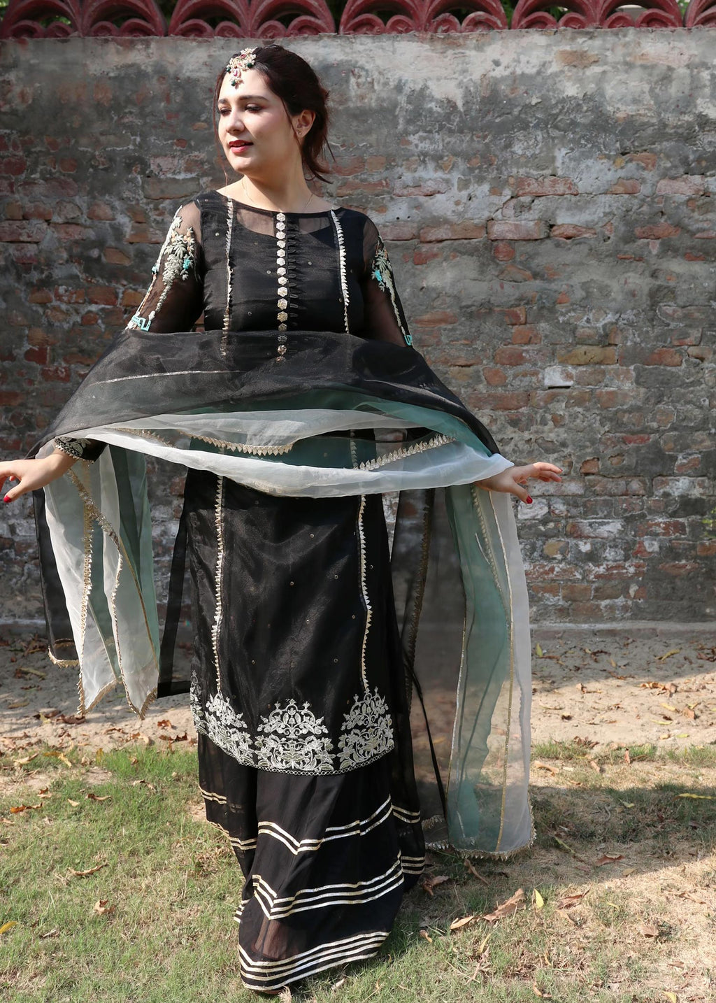 Hem Lotus Outfit Black Women 4pcs