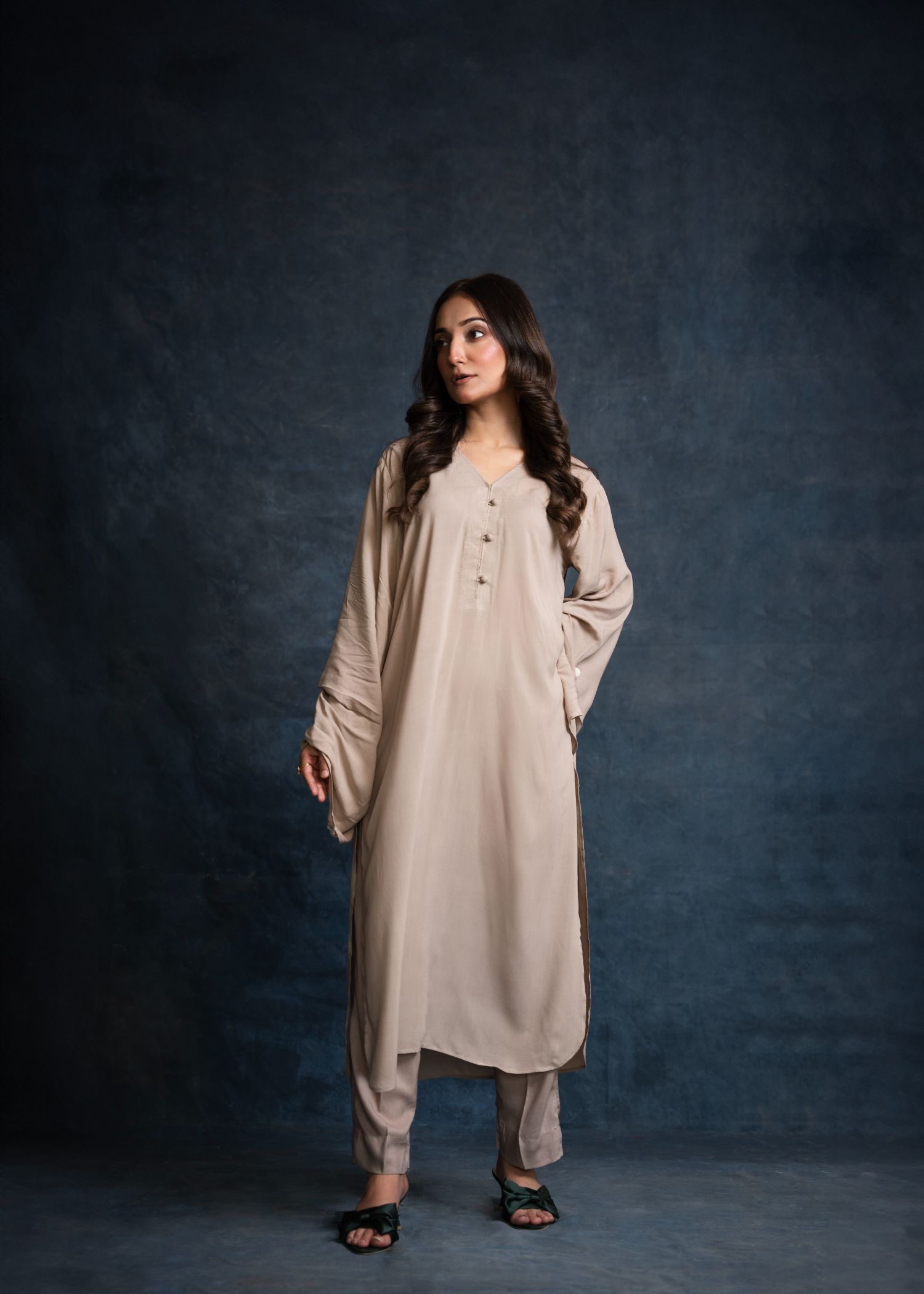 Shanaya Clam Shell Women 2pcs