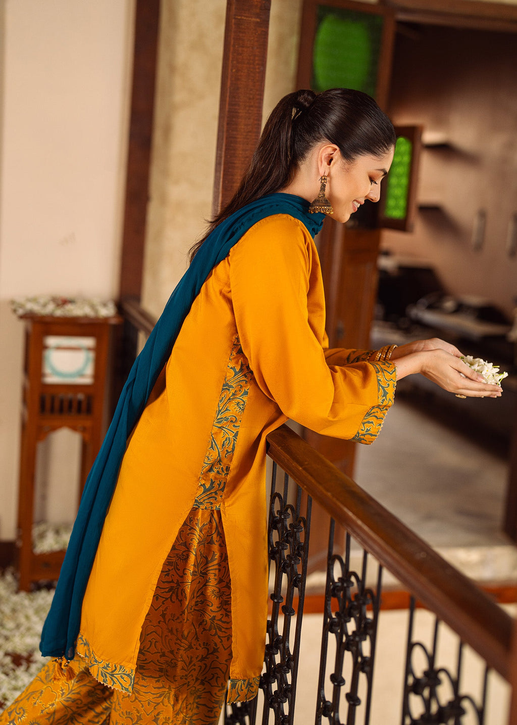 Kumash Textiles Golden Palm Women Women 3pcs