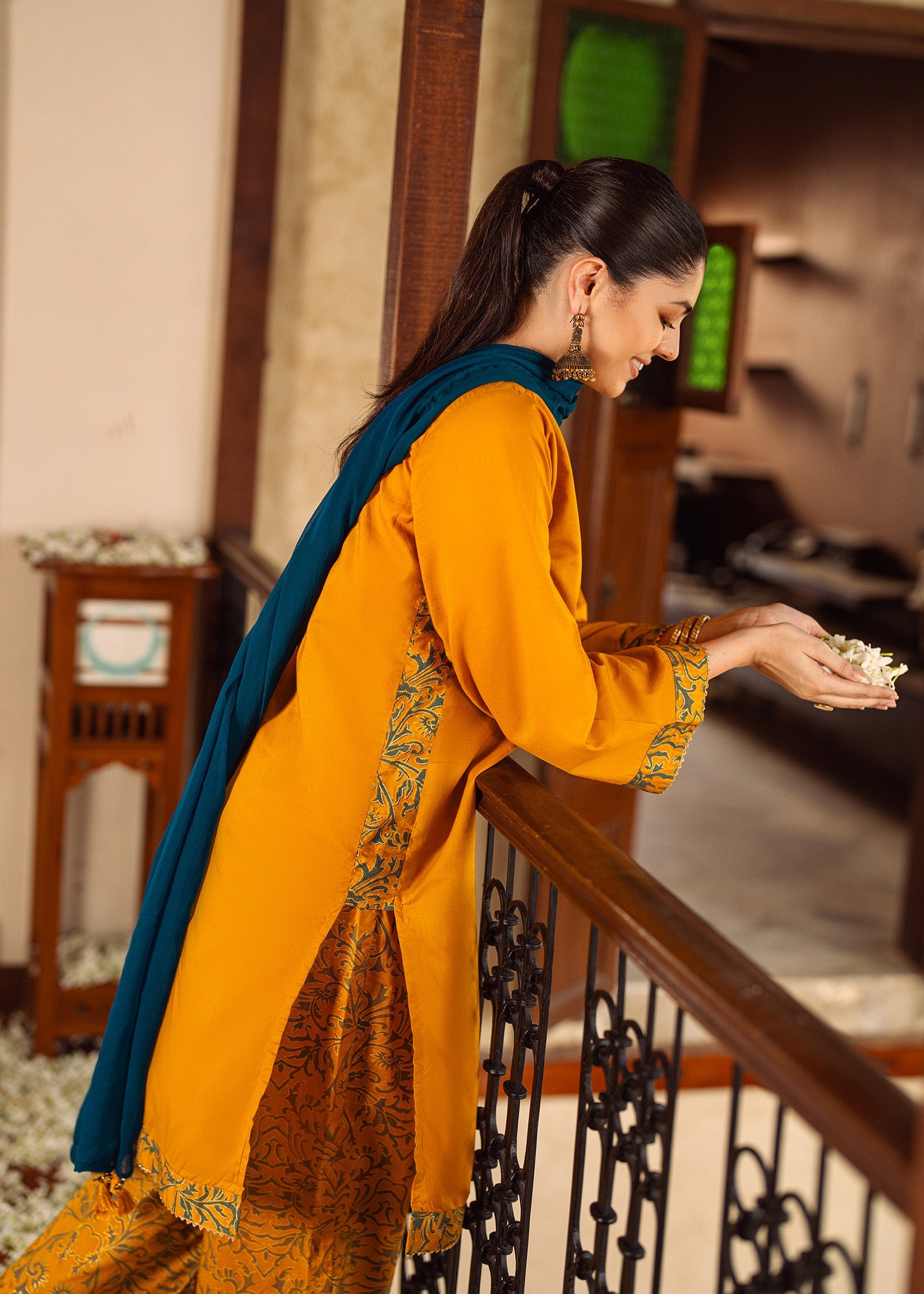 Kumash Textiles Golden Palm Women Women 3pcs