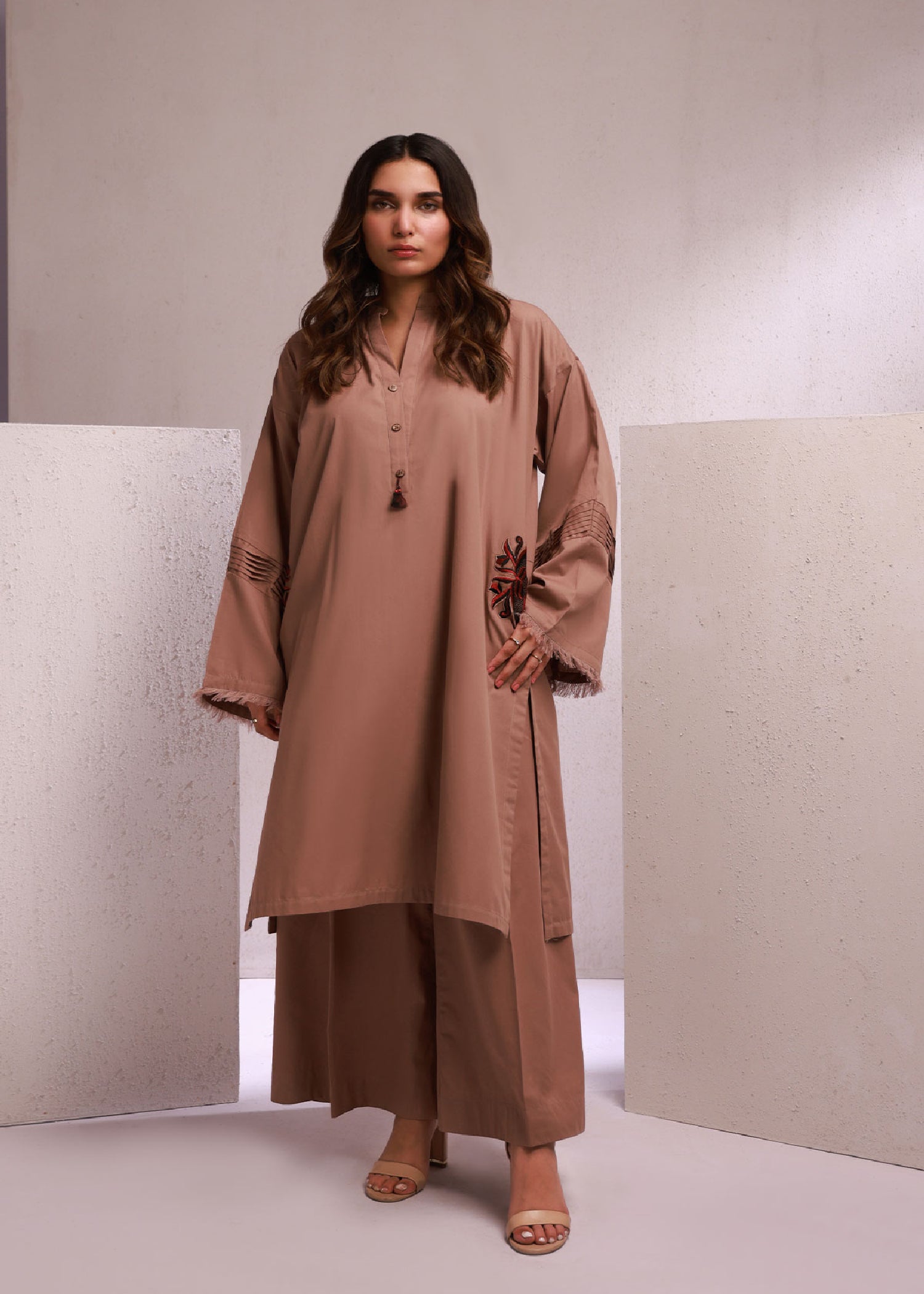 Kurta Corner Ruhae Women 2pcs