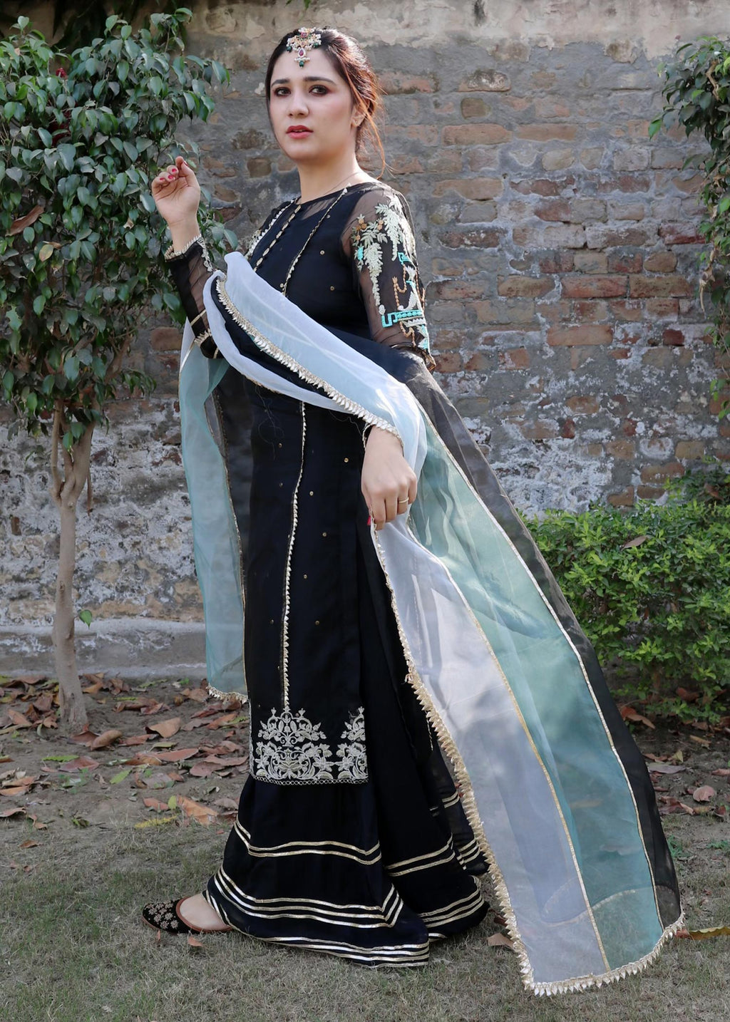 Hem Lotus Outfit Black Women 4pcs