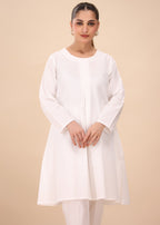 Mhw Classic White Pleated Women 1pcs
