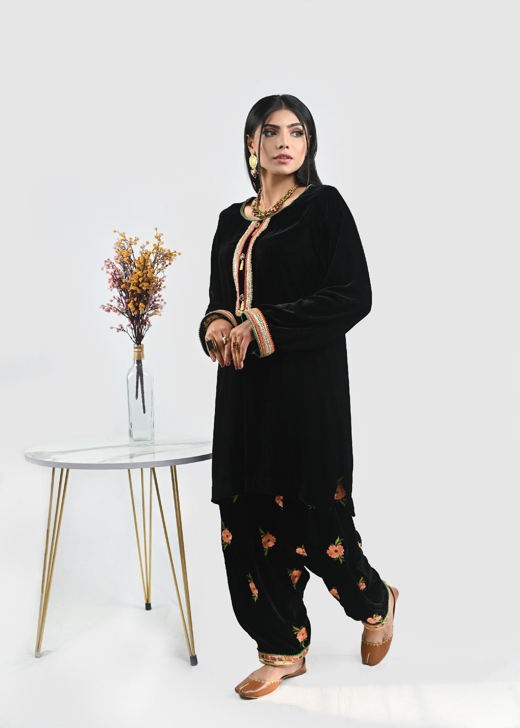 Unaiza Mir Black Velvet Women 2pcs