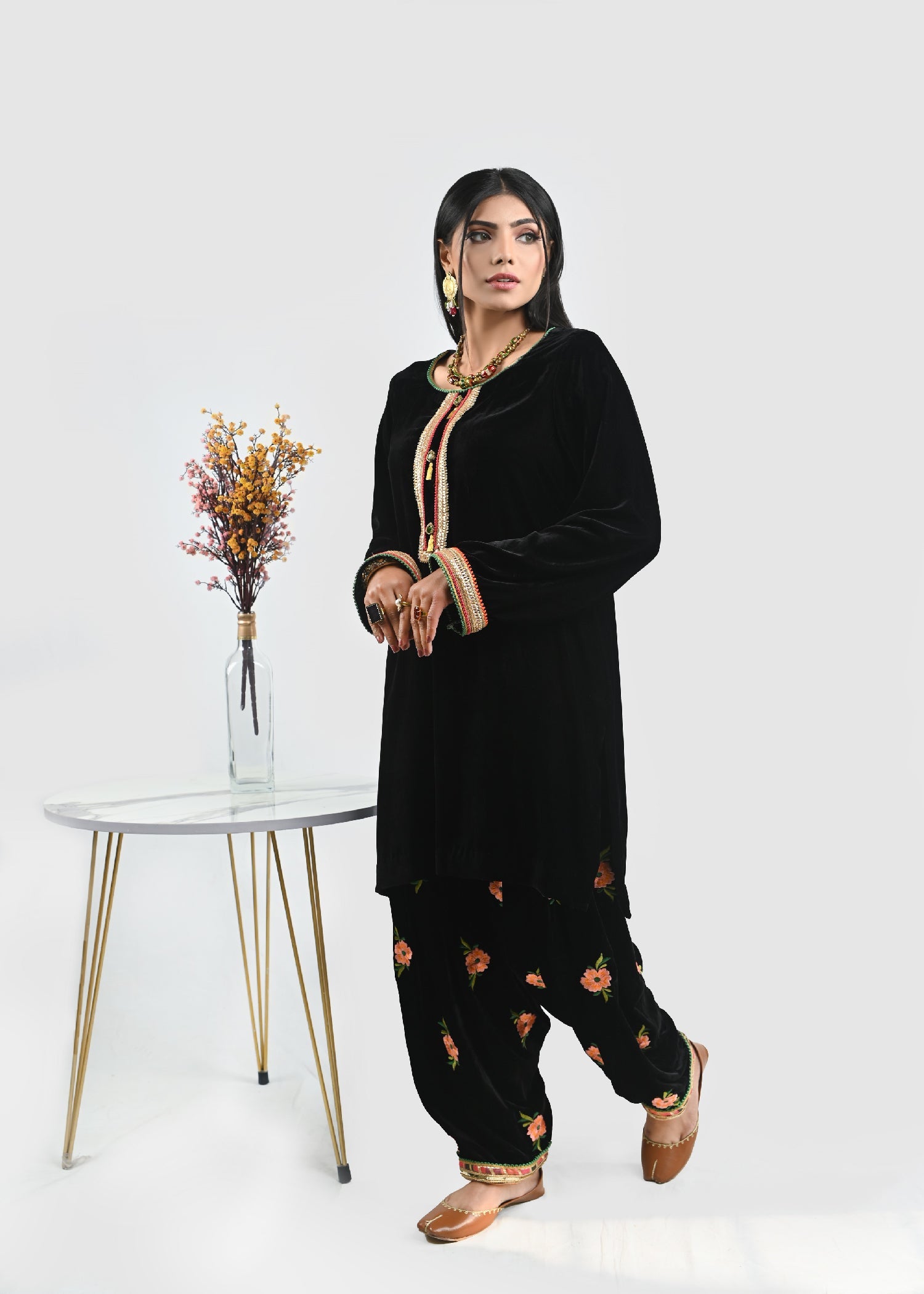 Unaiza Mir Black Velvet Women 2pcs