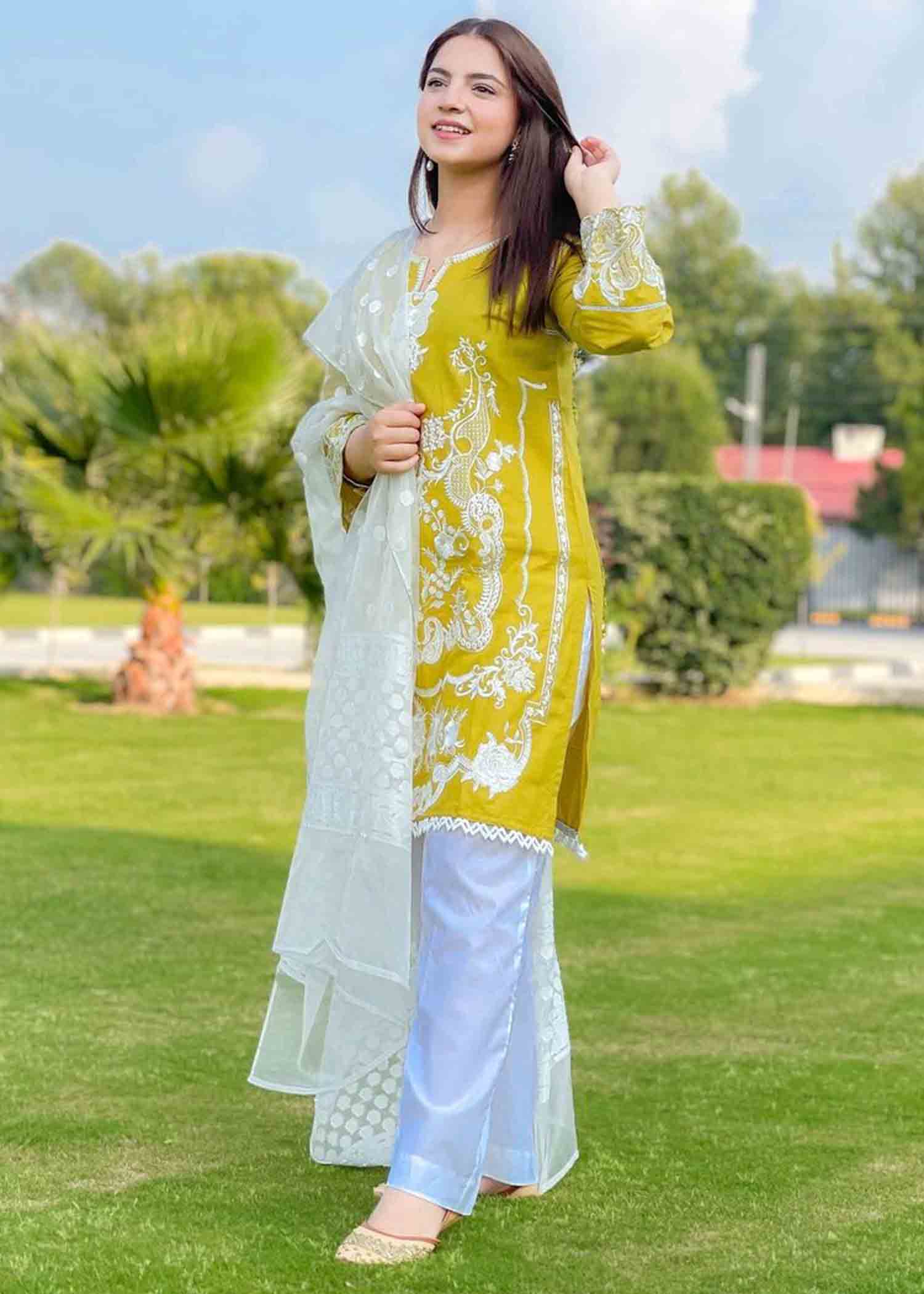 Panache Apparel Sunehri Women 1pcs