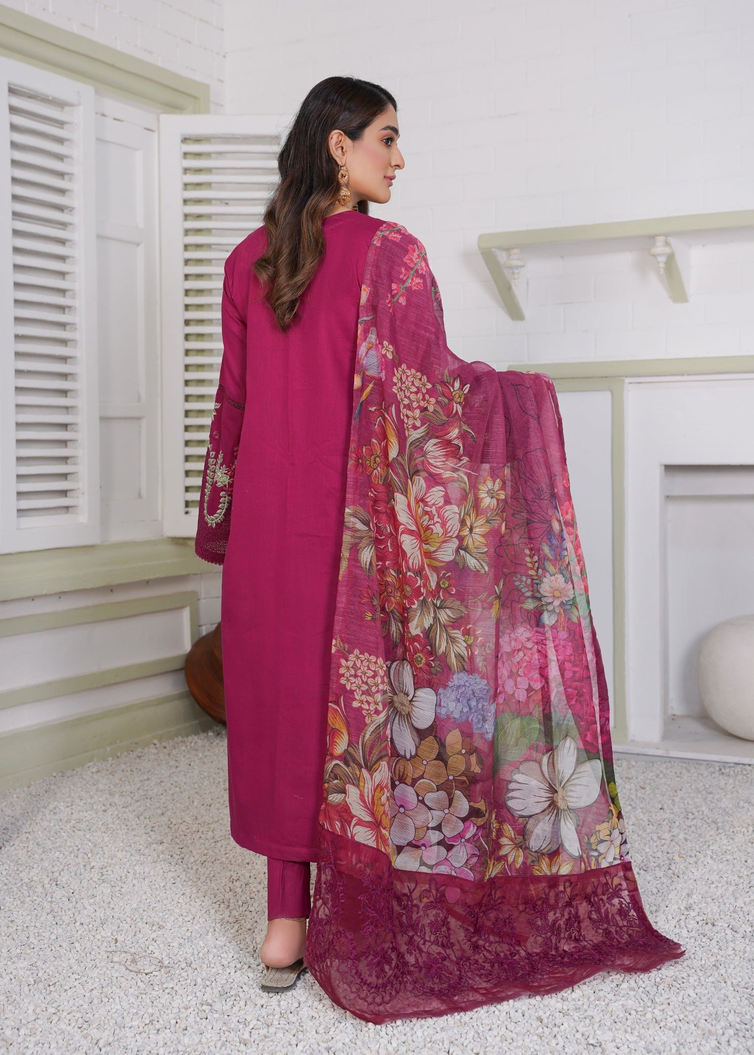 Thread & Weave By Zeplar Ready to Wear Luxury lawn Embroidered – RTWL24206 Women 3pcs