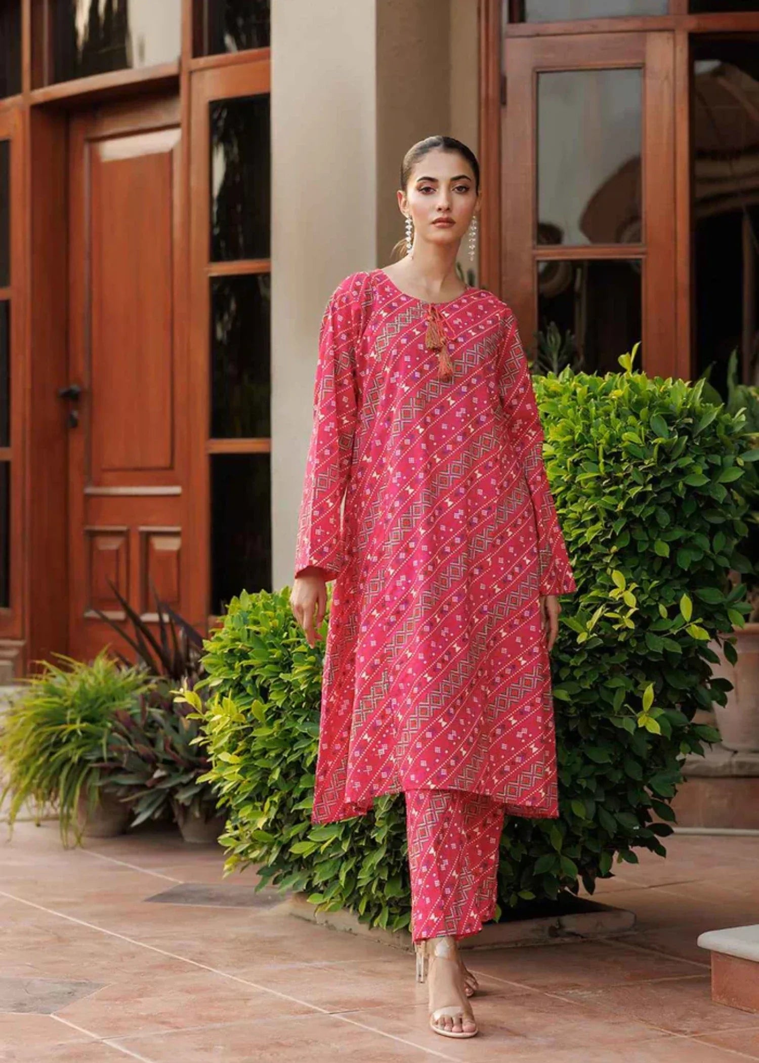 Zarasi Fuchsia Stitched Lawn Suit | Timeless Bloom Women 2pcs