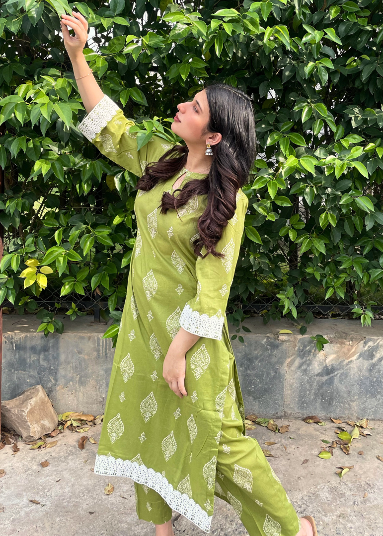 Haya'S Creation Digital Printed Green Lawn Dress with Plazo Women 2pcs