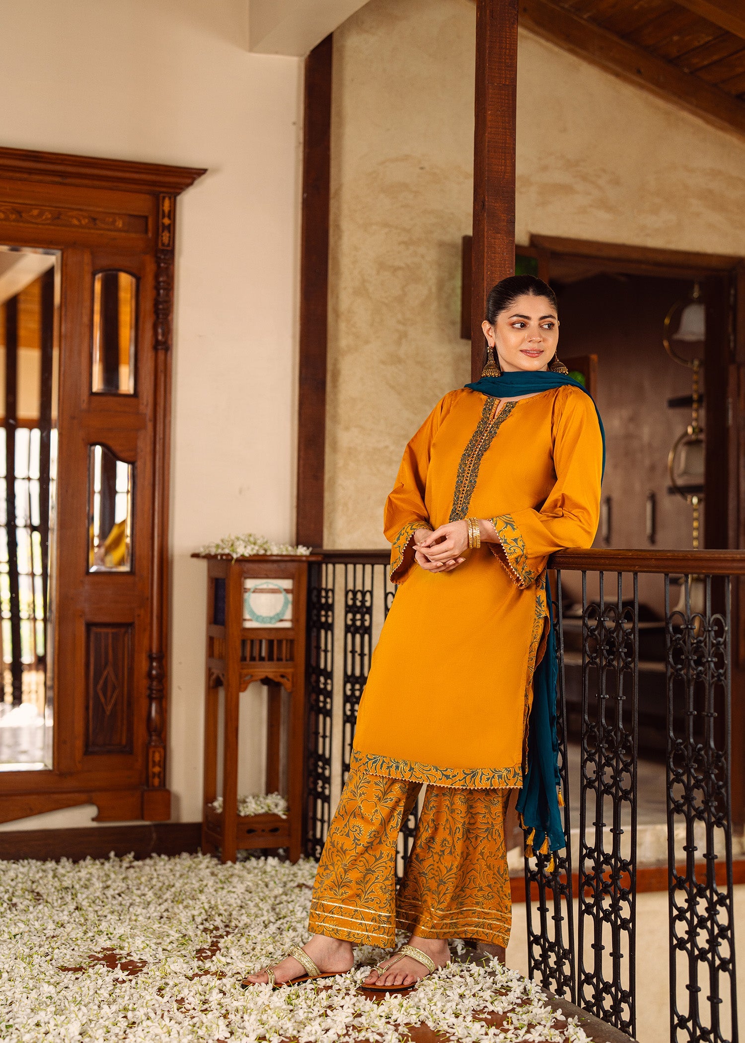 Kumash Textiles Golden Palm Women Women 3pcs