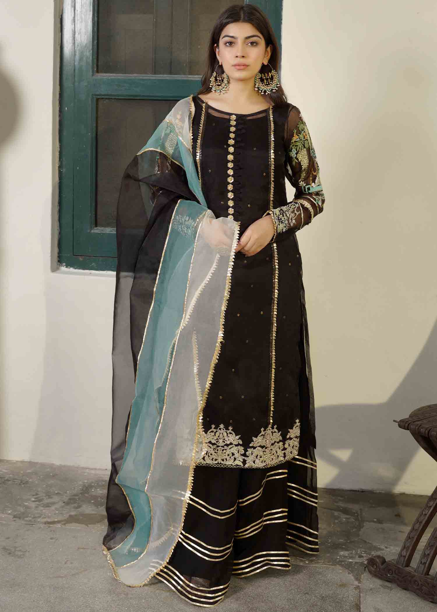 Hem Lotus Outfit Black Women 4pcs