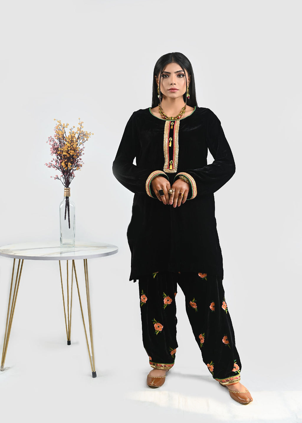 Unaiza Mir Black Velvet Women 2pcs