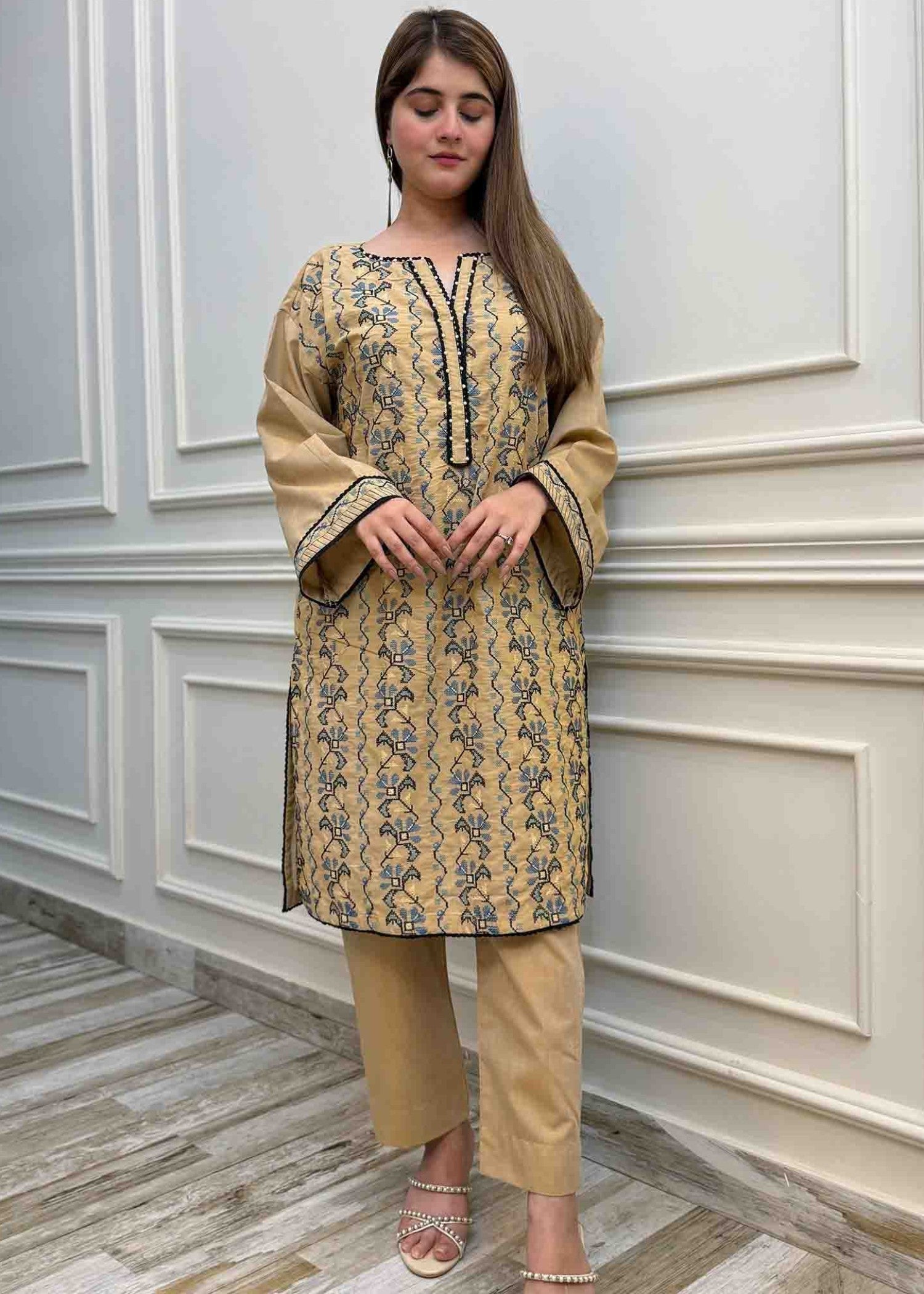 AYLA STUDIO Solid Embroidered Co ord set EAE210104 Taskeen Women 2pcs