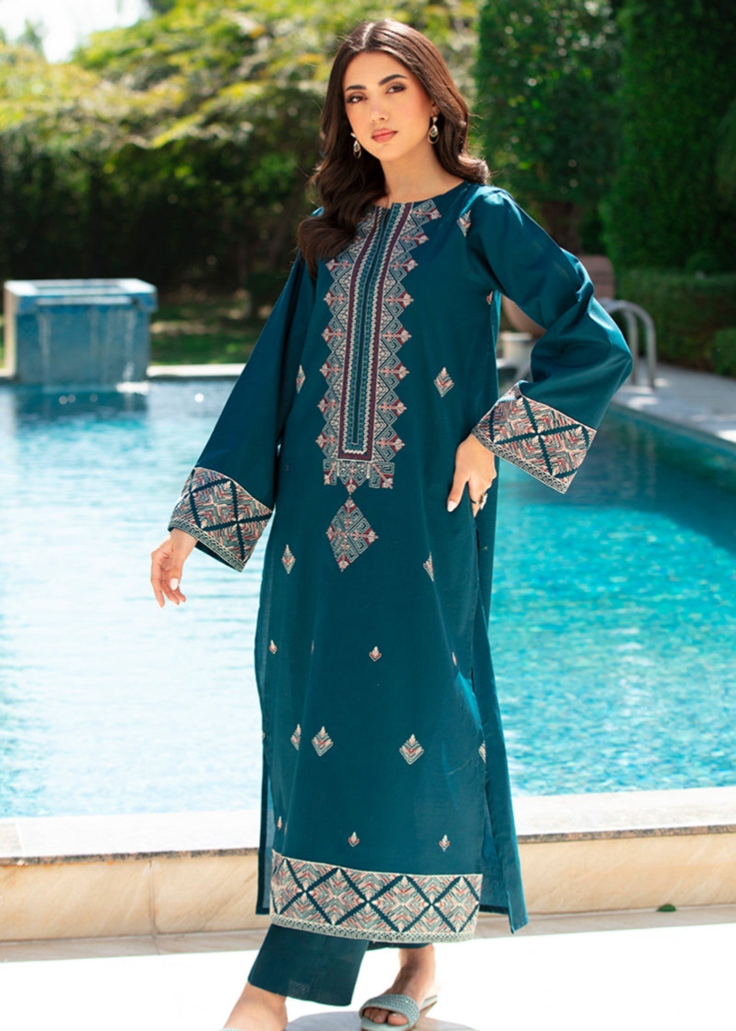 Chaudhary Arts Blink Embroidered Women 2pcs