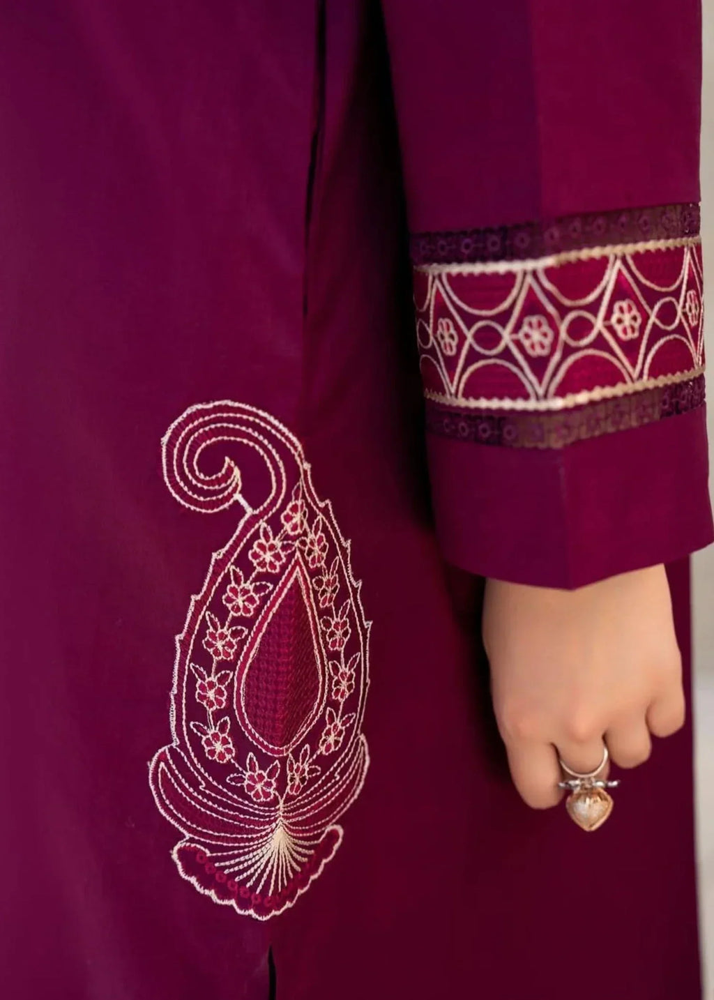 Sajfi Closet Falsiana Stitched Suit with Embroidered Dupatta Women 3pcs