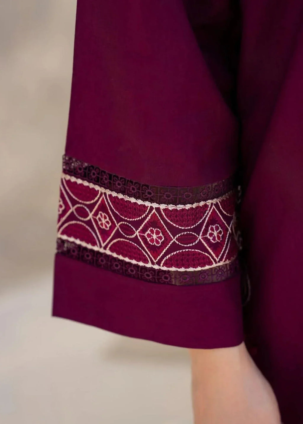 Sajfi Closet Falsiana Stitched Suit with Embroidered Dupatta Women 3pcs