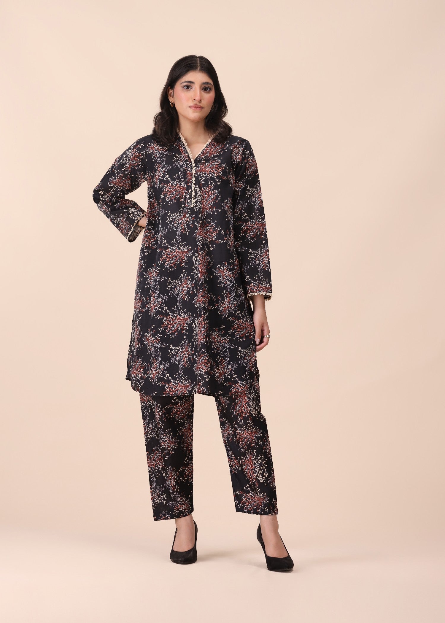 Mhw Black Lawn Women 2pcs