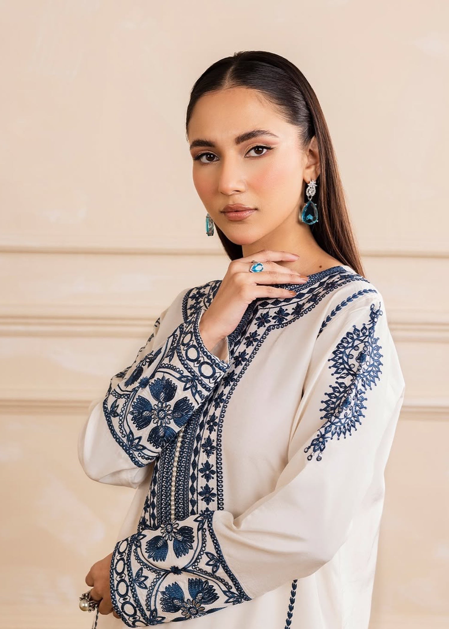 The Turkish Wear White Set Women 2pcs