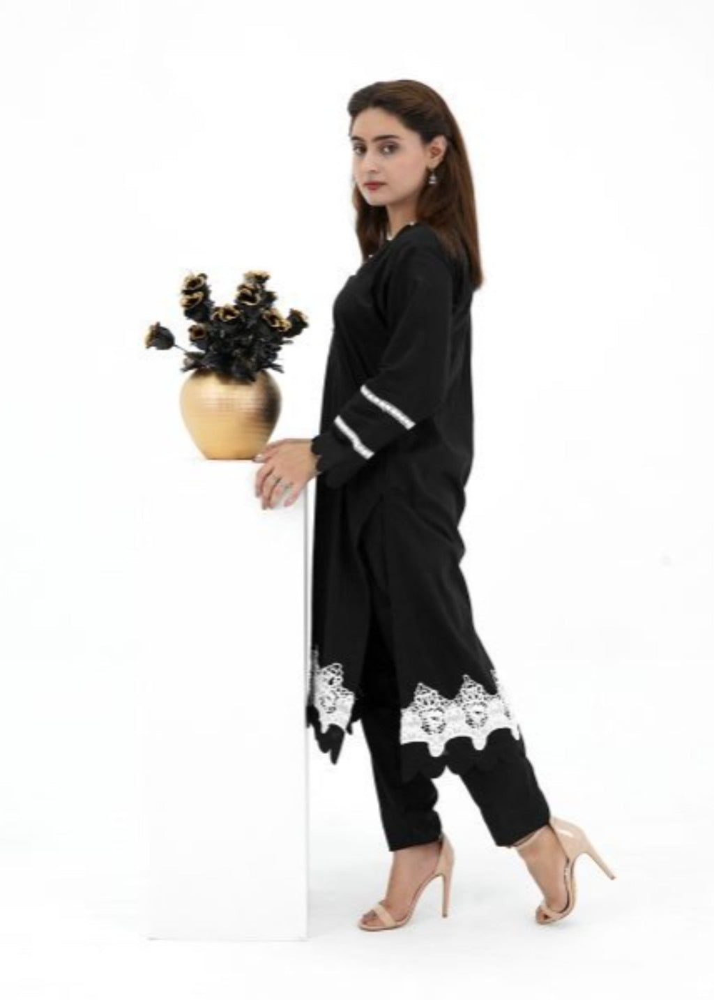 Pretbee Black Crochet Set with Pearl Buttons Women 2pcs