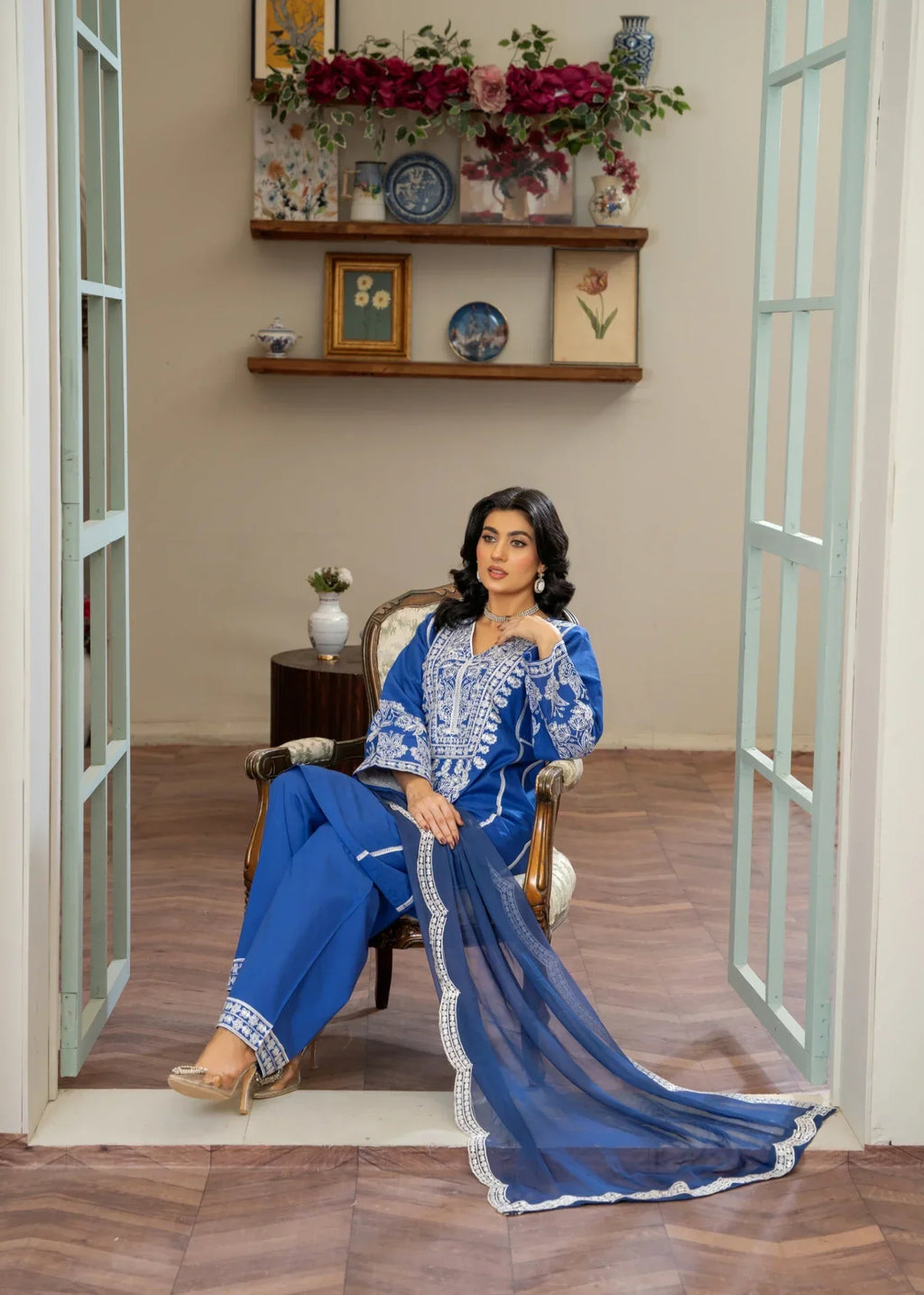 Akhrot Clothing Royal Blue White Women 3pcs