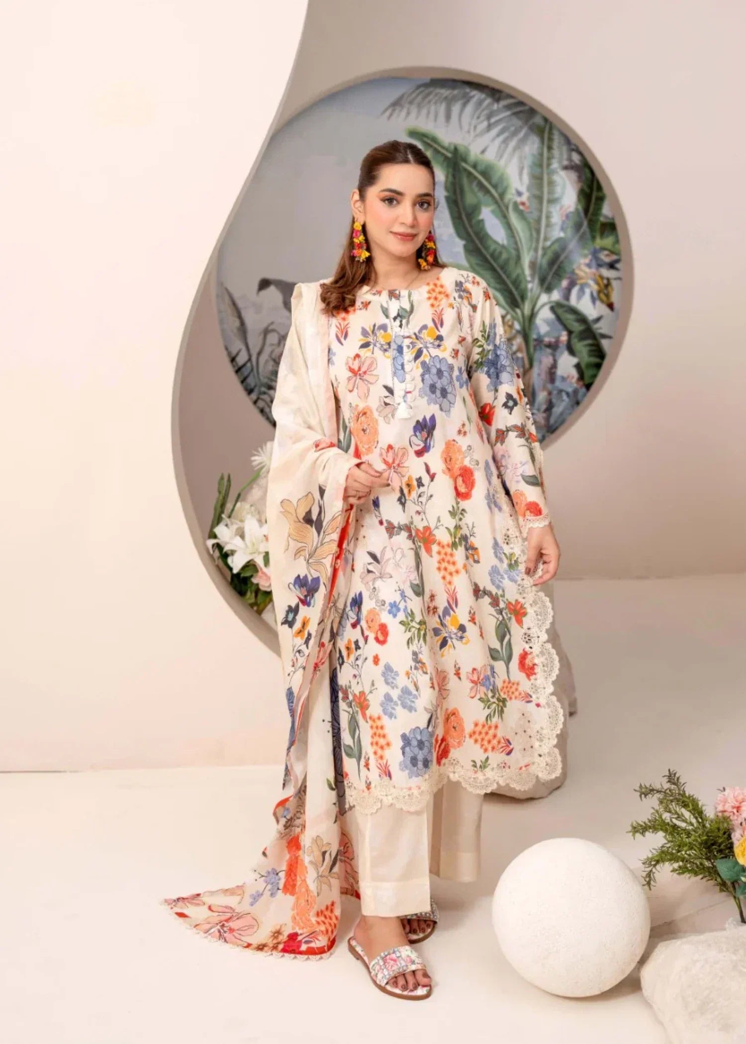 Humna & Momina Printed Lawn Suit with Embroidery Work IVORY Women 3pcs