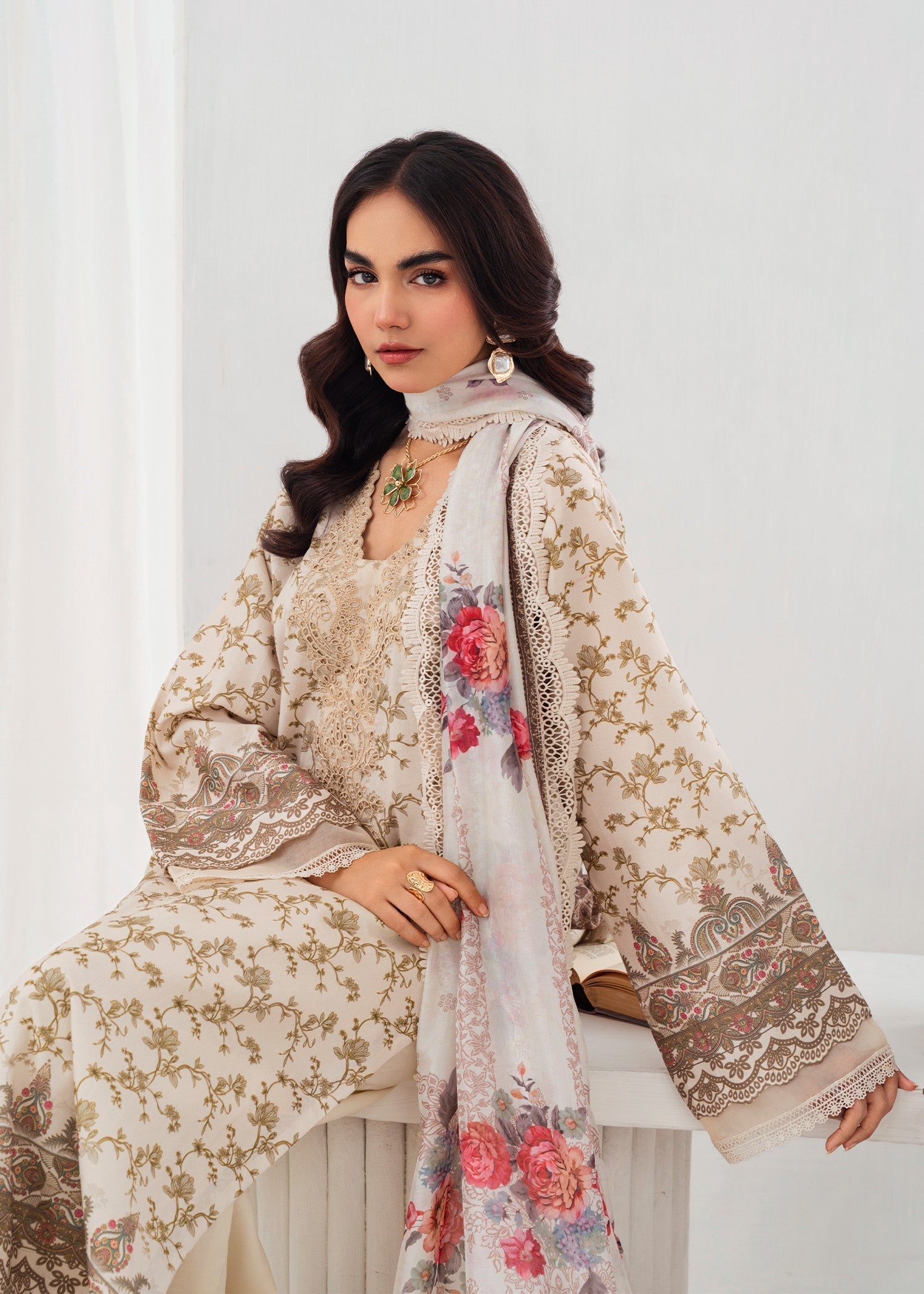 Chandan Nagri Swaya Women 3pcs