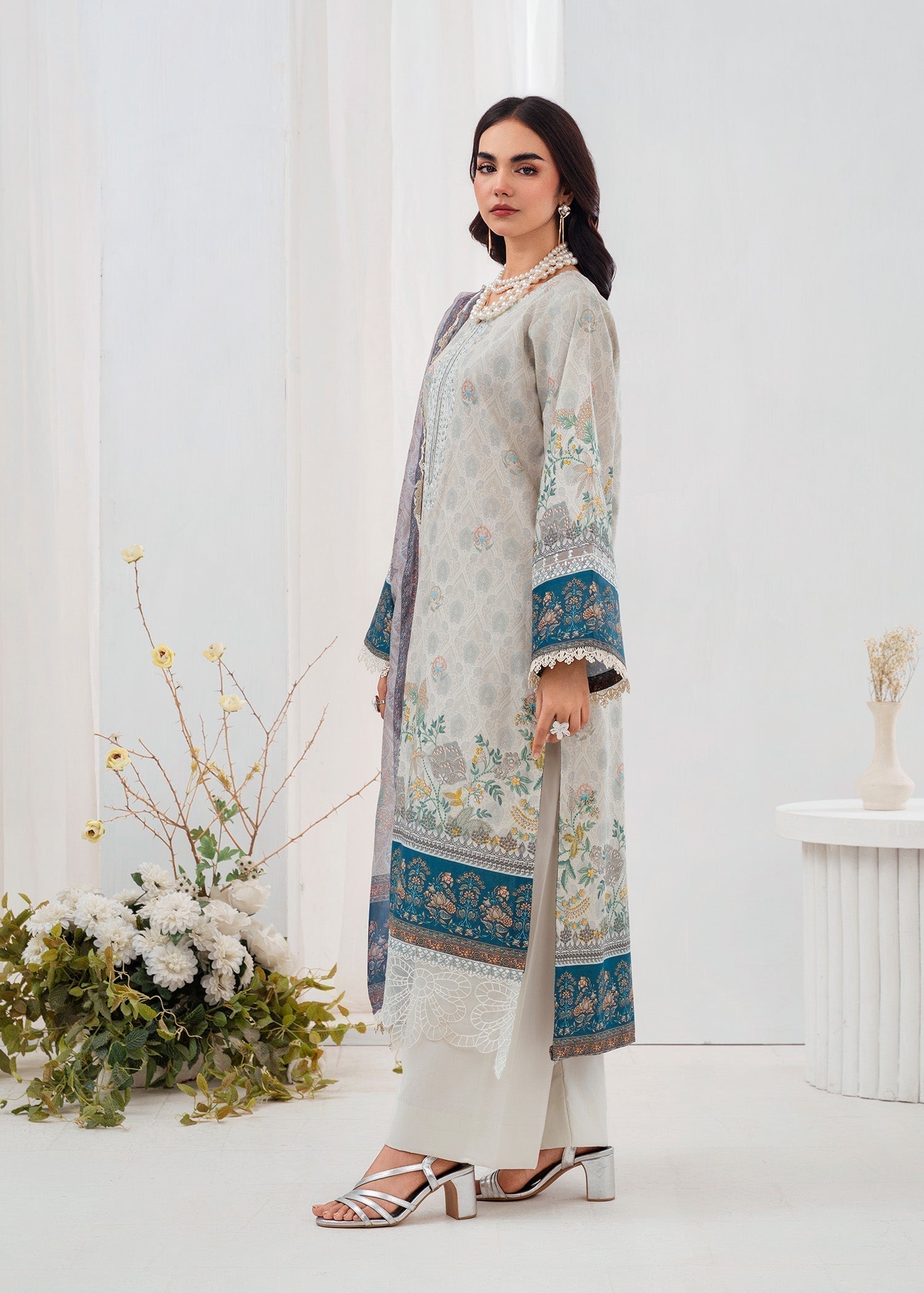 Chandan Nagri Palmis Women 3pcs