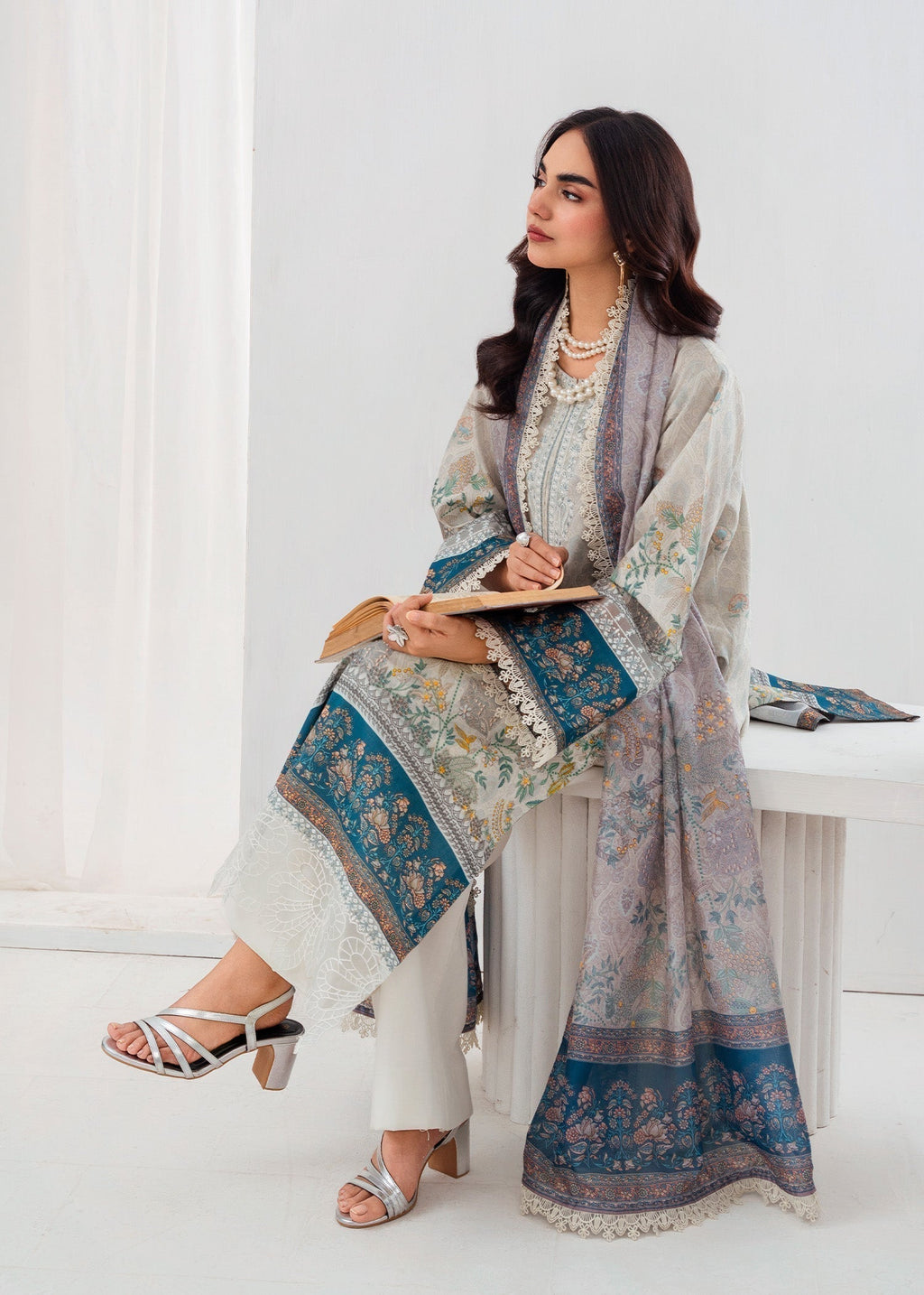 Chandan Nagri Palmis Women 3pcs