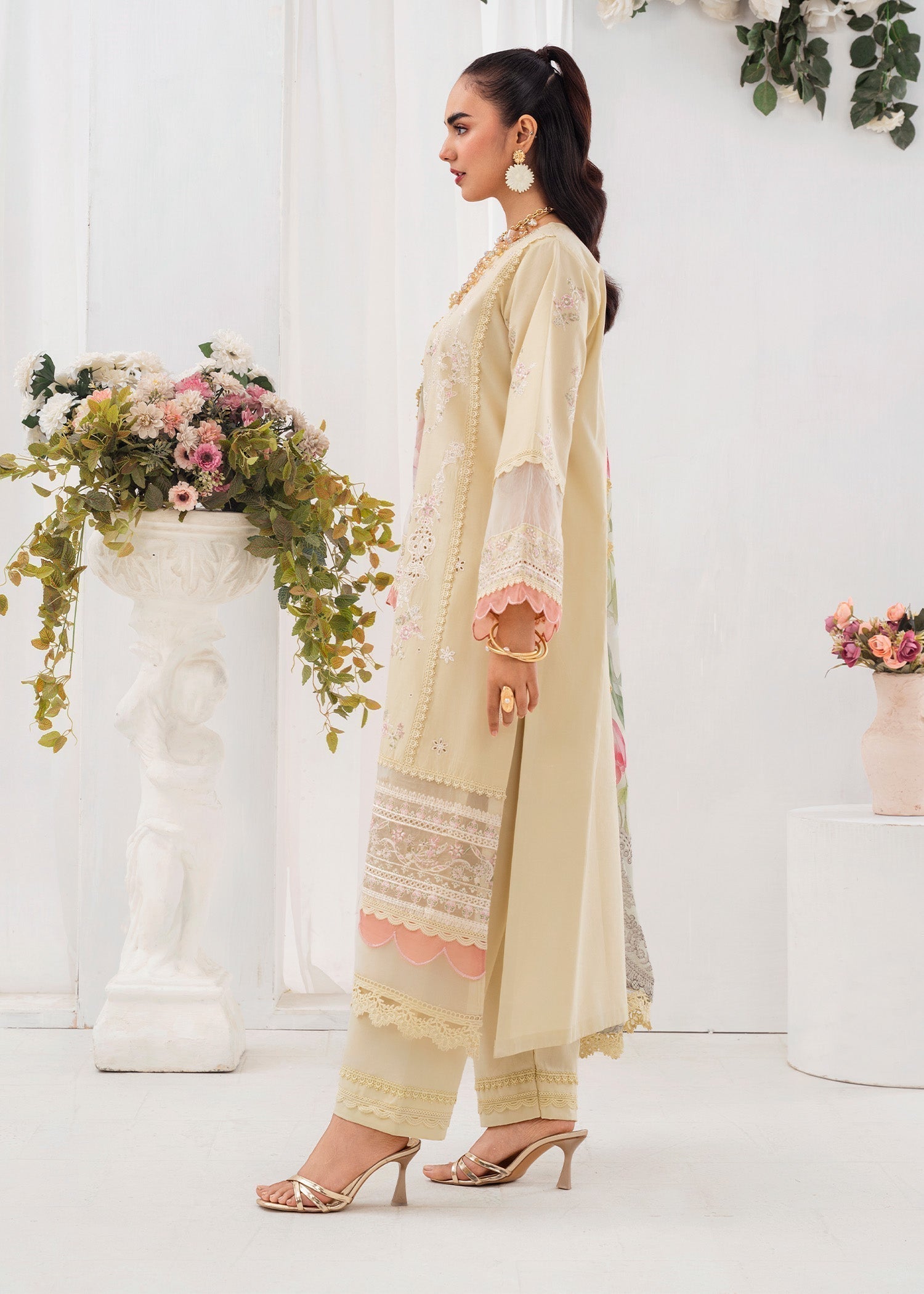 Chandan Nagri Elnaz Women 3pcs