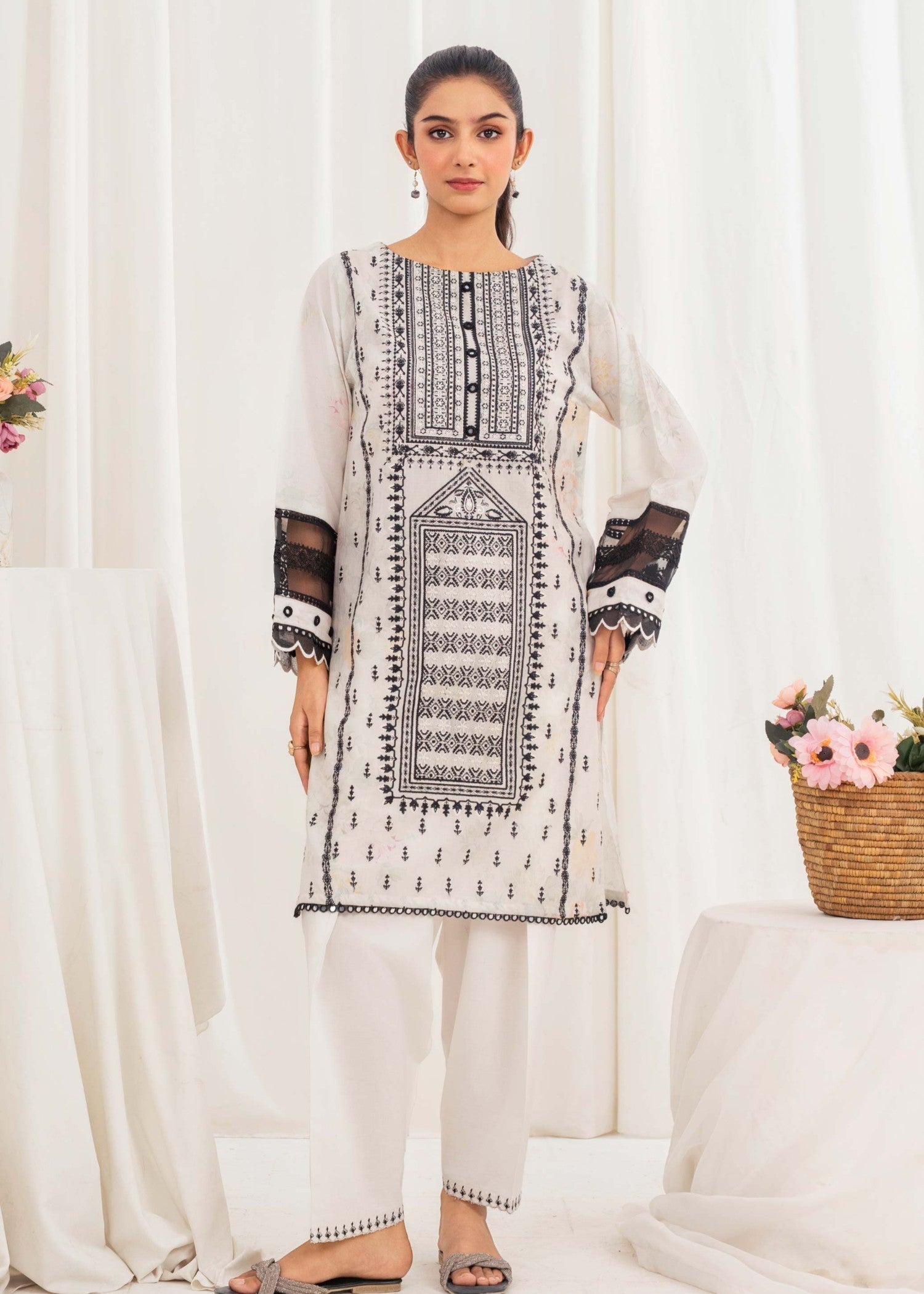 Aayra AY1851 Ivory Noir Women 2pcs