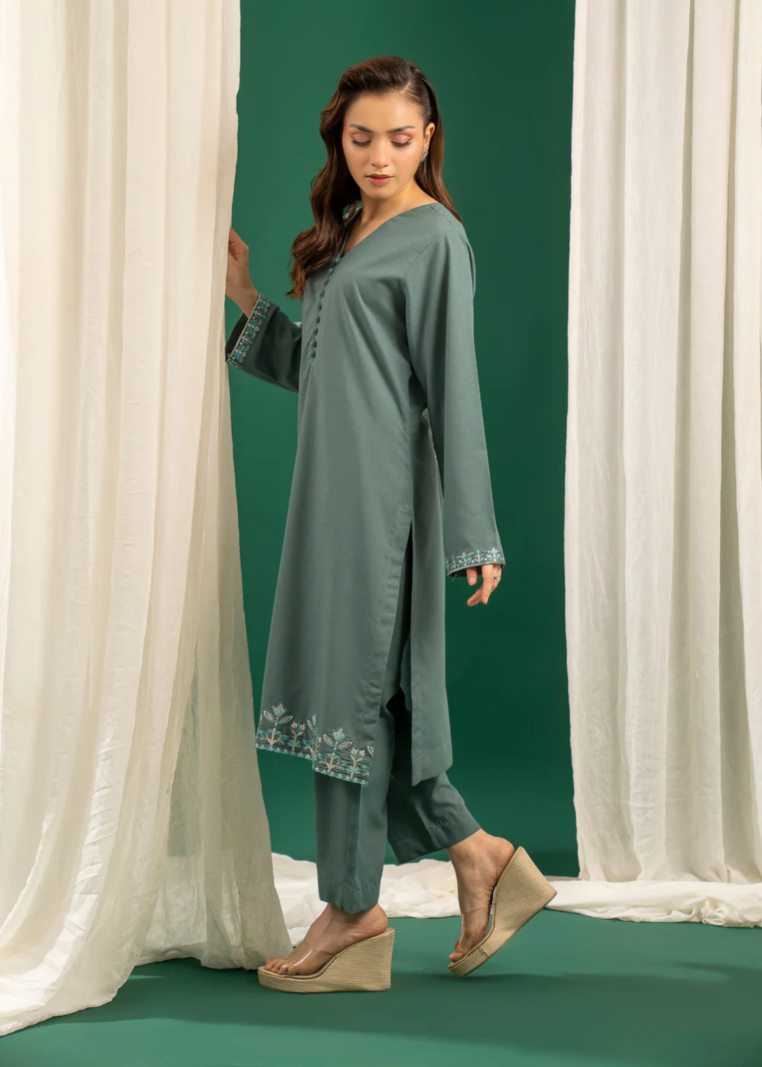 Zouj PASTEL GREEN EMBROIDERED SET Women 2pcs
