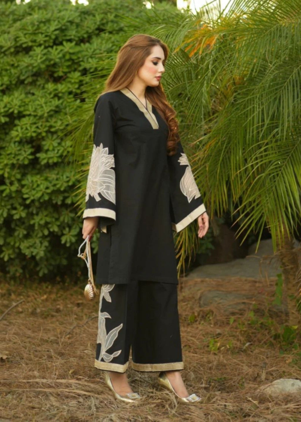 Libas Thread Almond Embroidery Women 2pcs