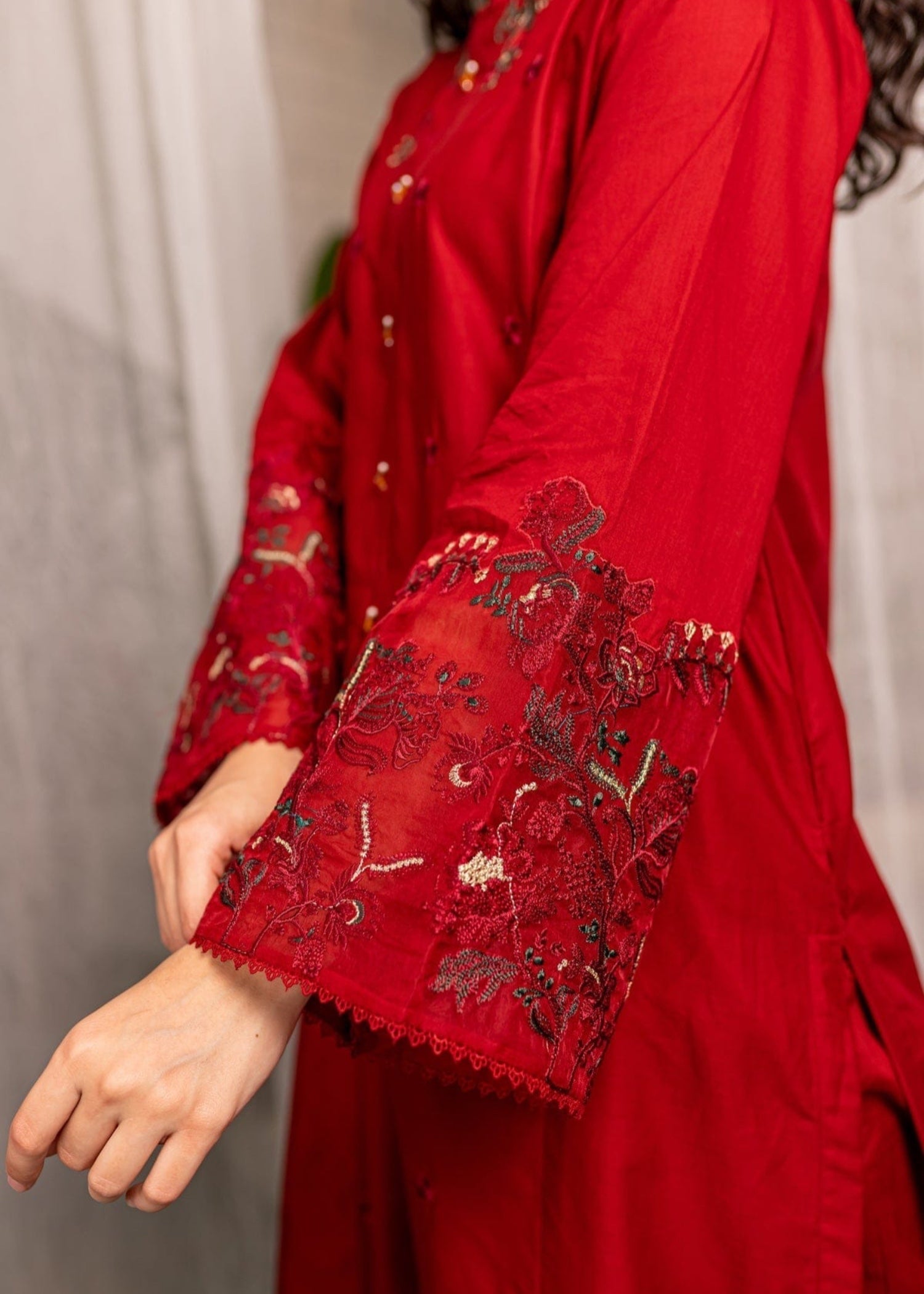 The Turkish Wear Rose Embroidered Kurta Set Women 2pcs