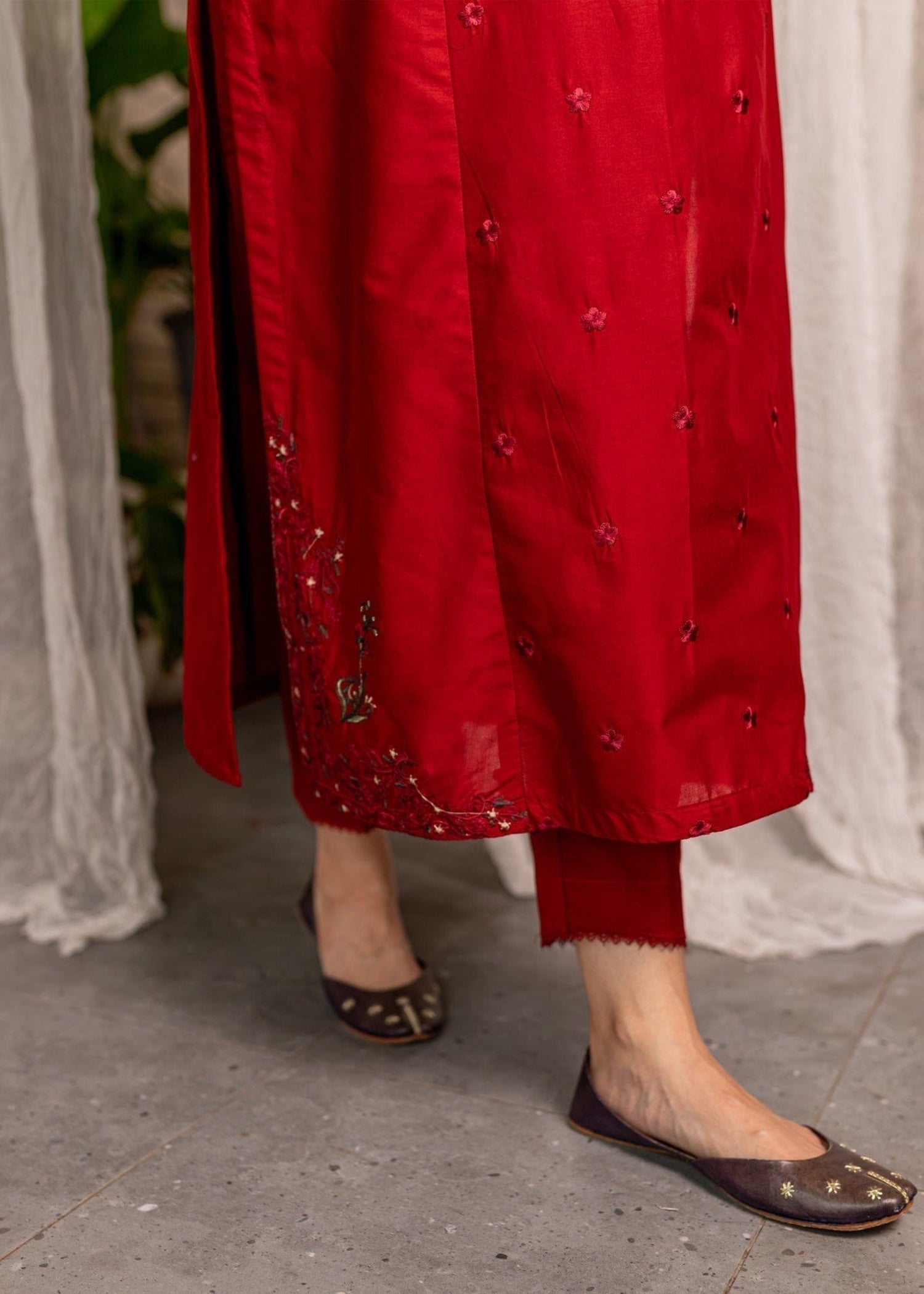 The Turkish Wear Rose Embroidered Kurta Set Women 2pcs
