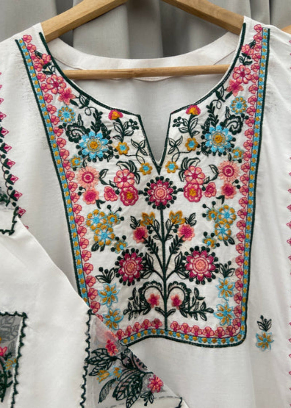 Chaudhary Arts Naz Embroidered Women 2pcs