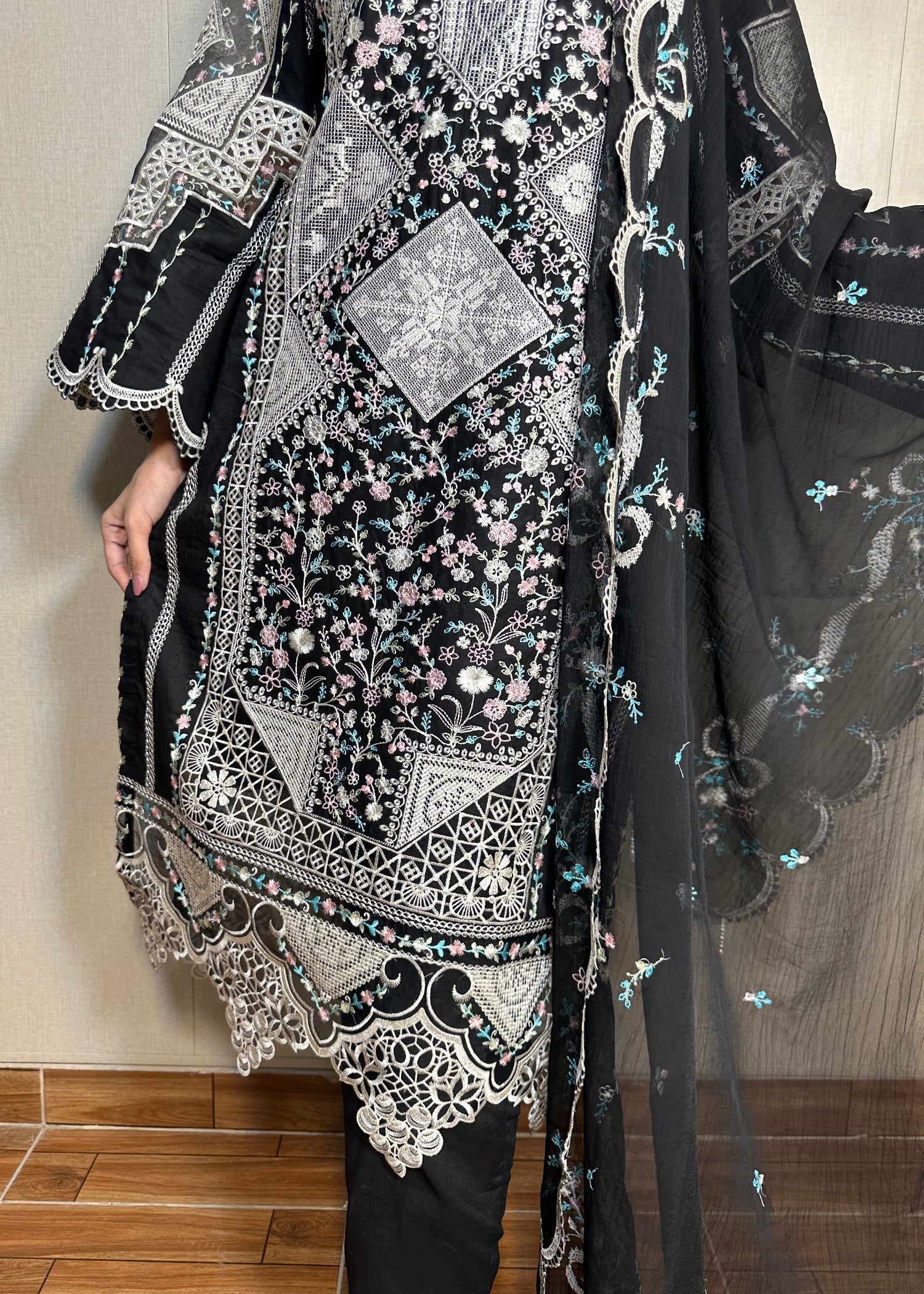 Suits By Sadia TOZY BLACK LAWN Women 3pcs