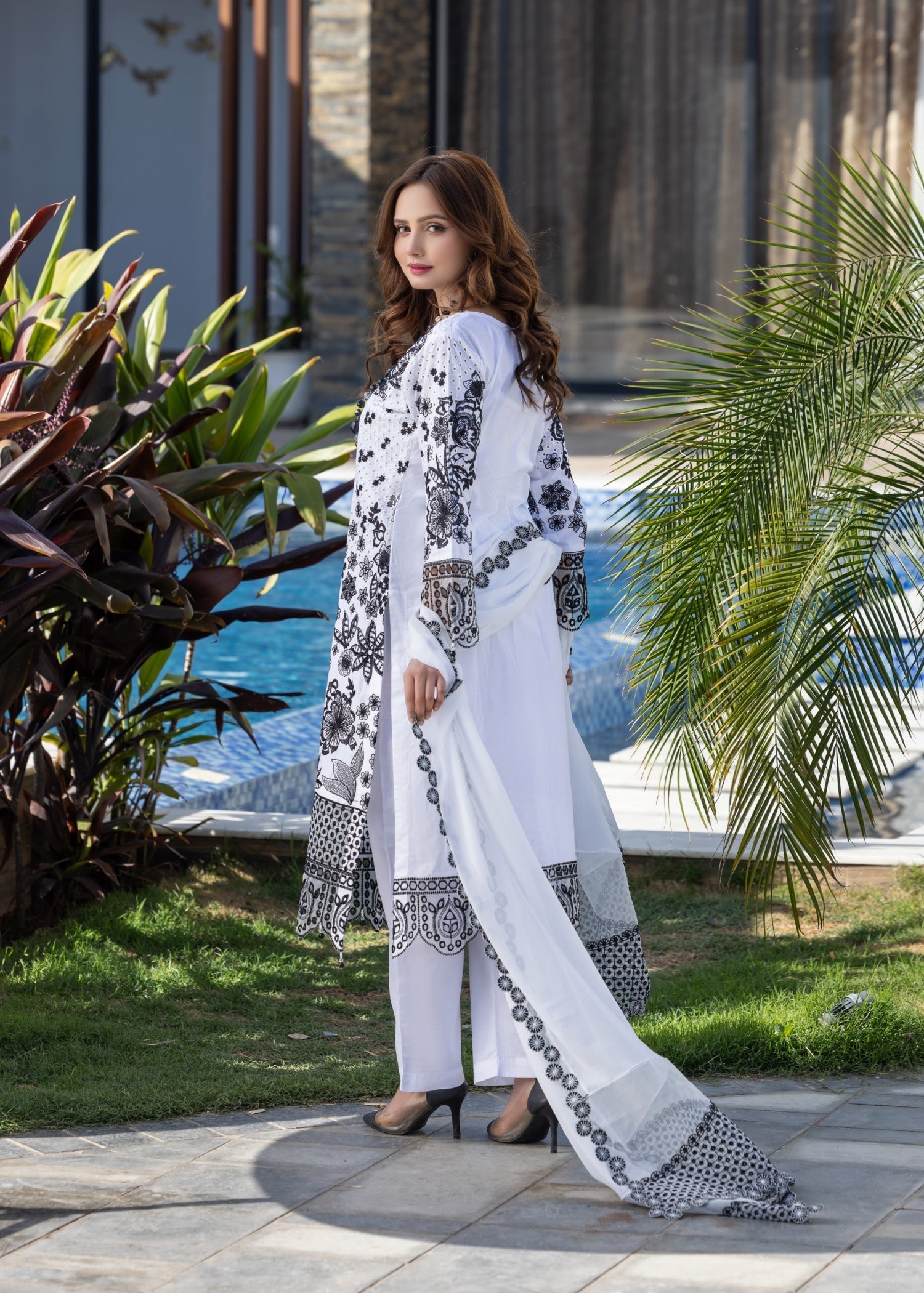 Suits By Sadia CHAND WALA SAFAID LAWN Women 3pcs