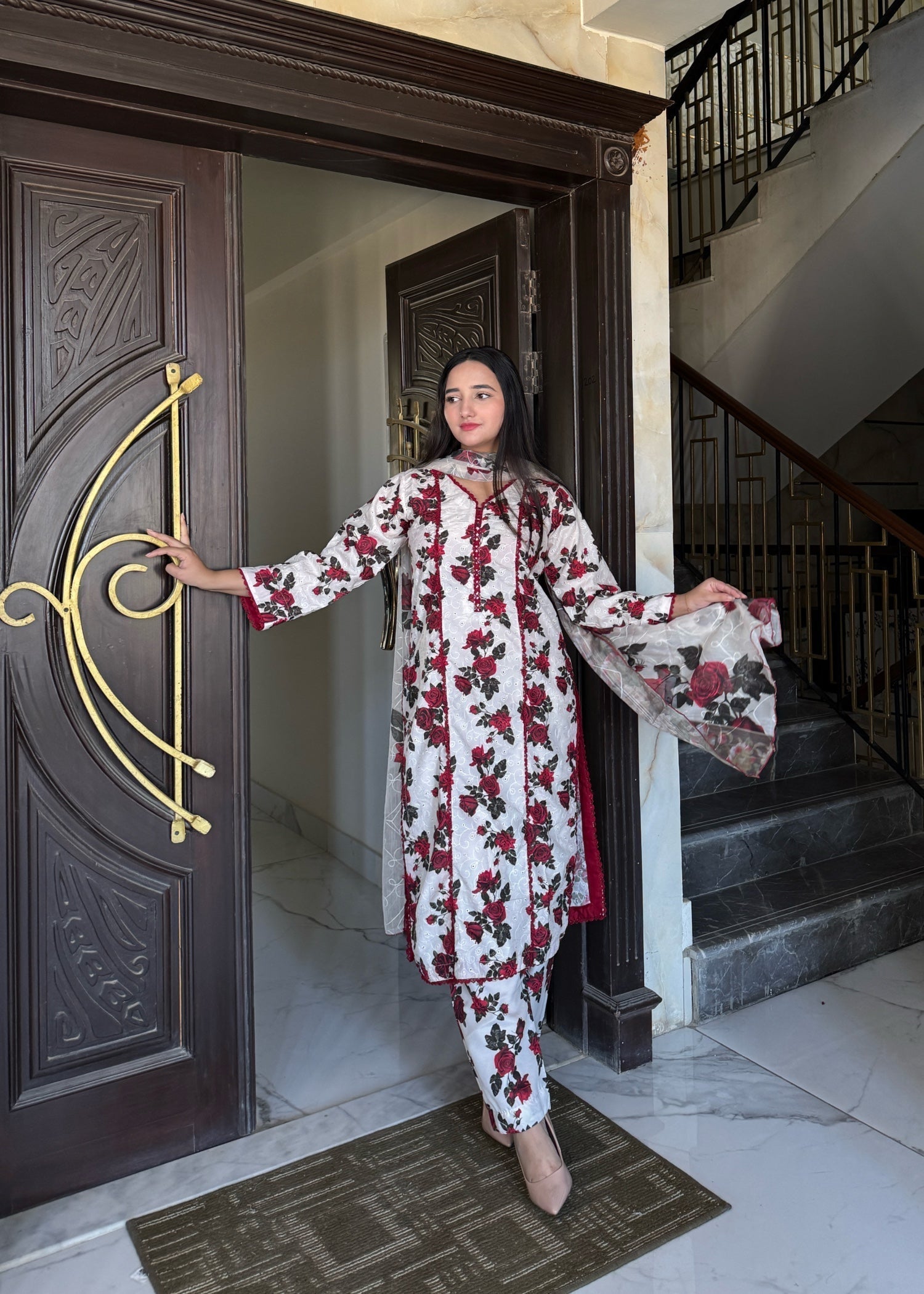 Suits By Sadia Flower rose lawn Women 3pcs