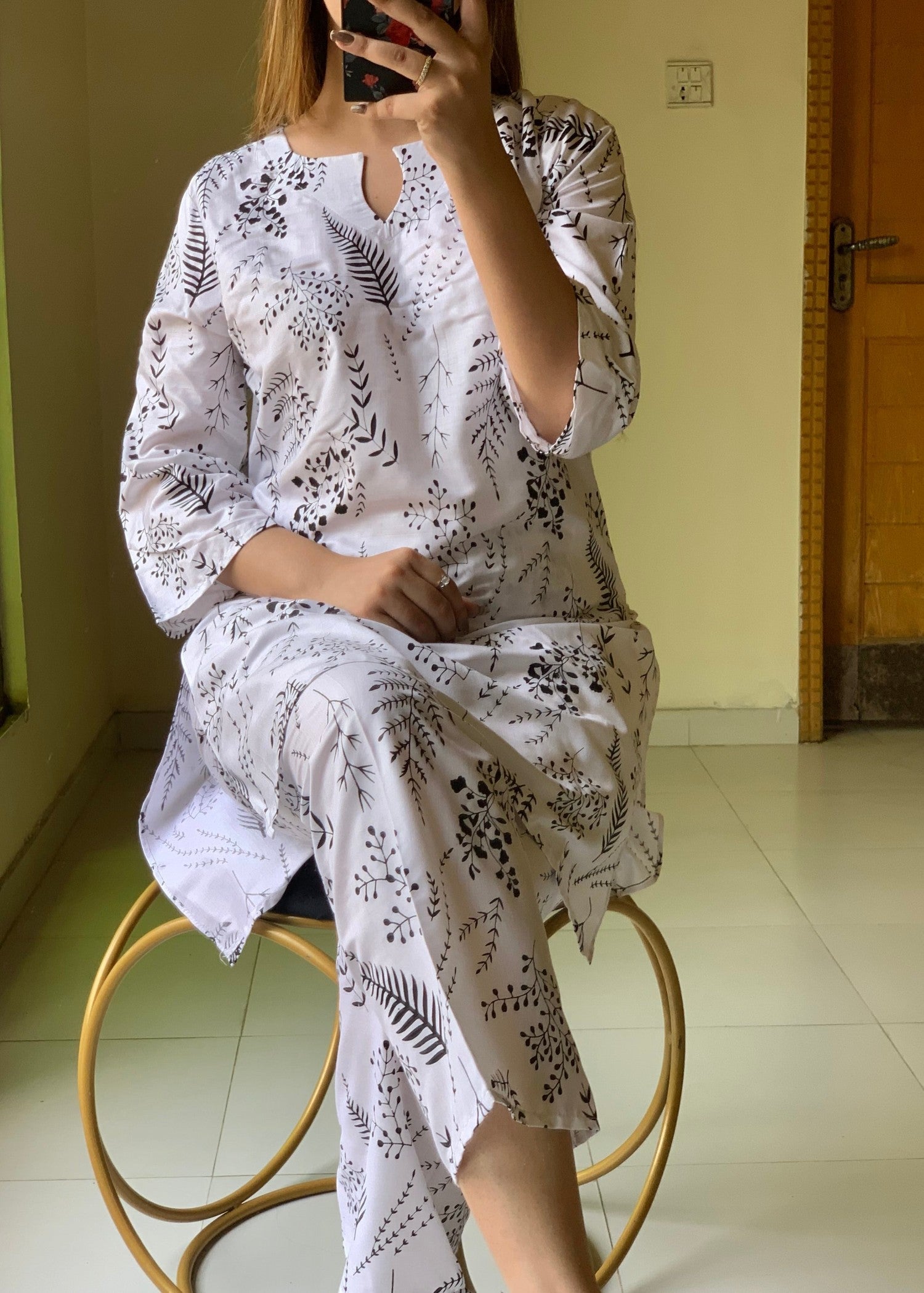 Anabya Garments Petal White Women 2pcs