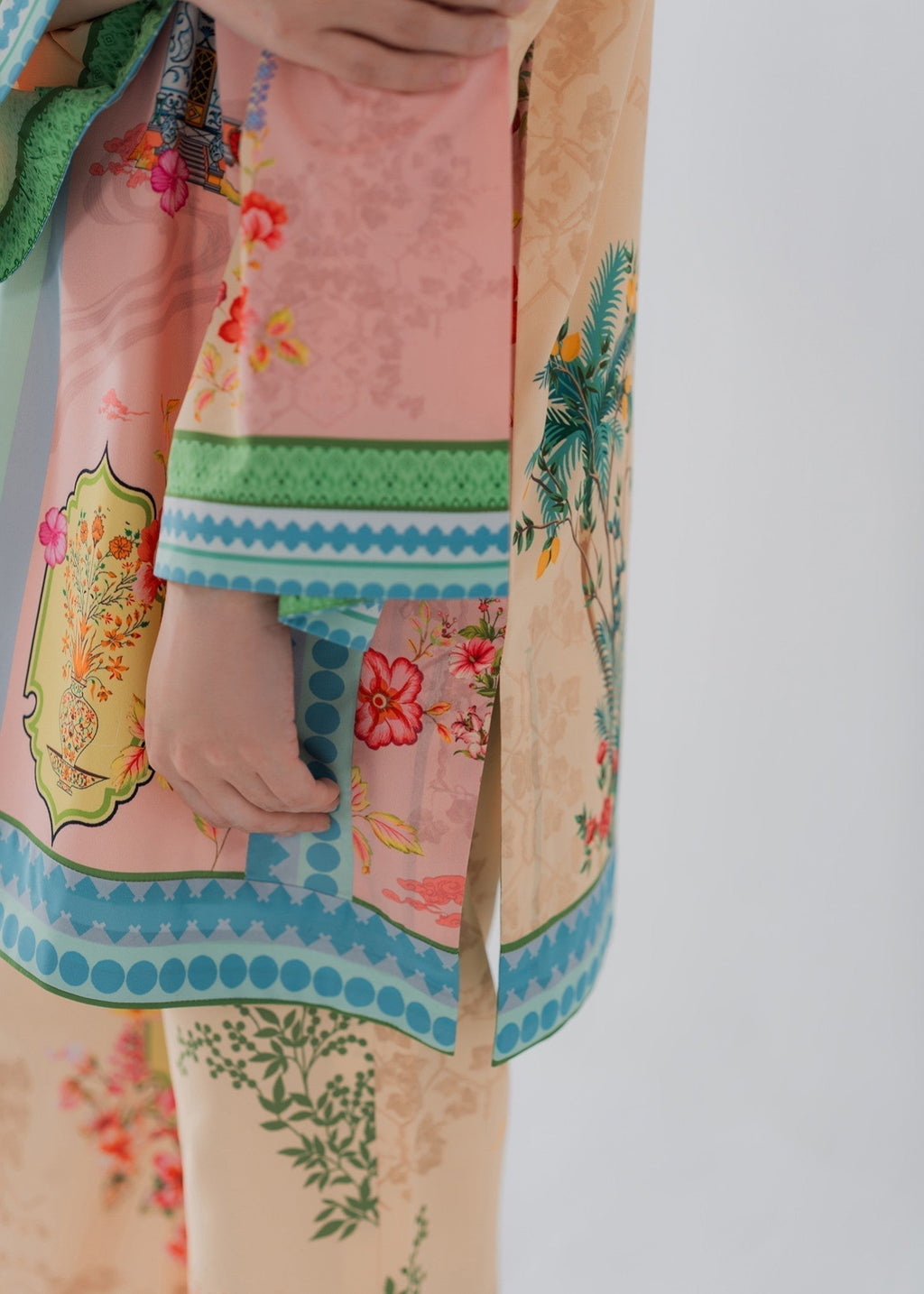 Kiara Ceze Women 2pcs