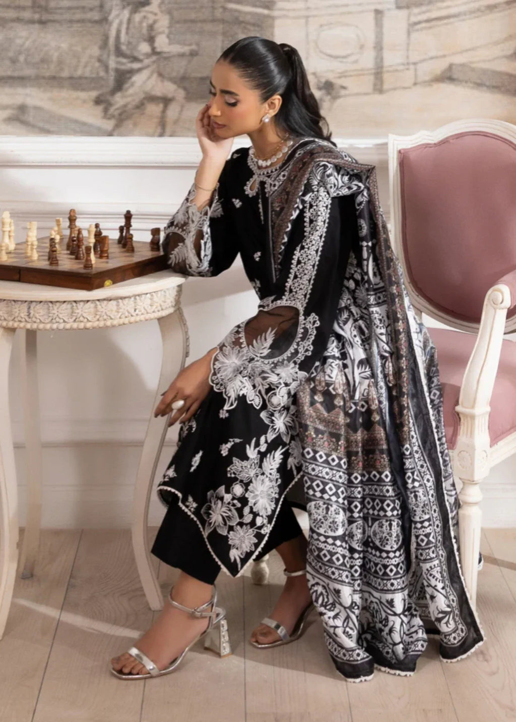 Mohagni ZE 05 LAWN EMBROIDERED STITCHED Women 3pcs
