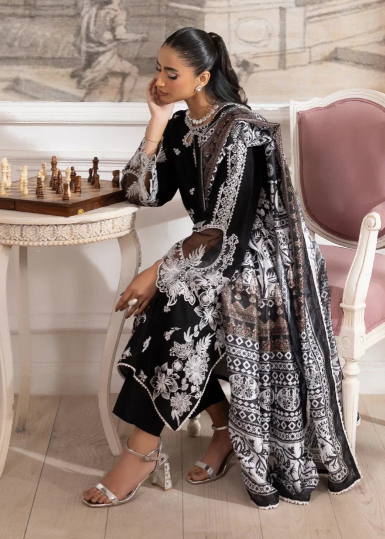 Mohagni ZE 05 LAWN EMBROIDERED STITCHED Women 3pcs