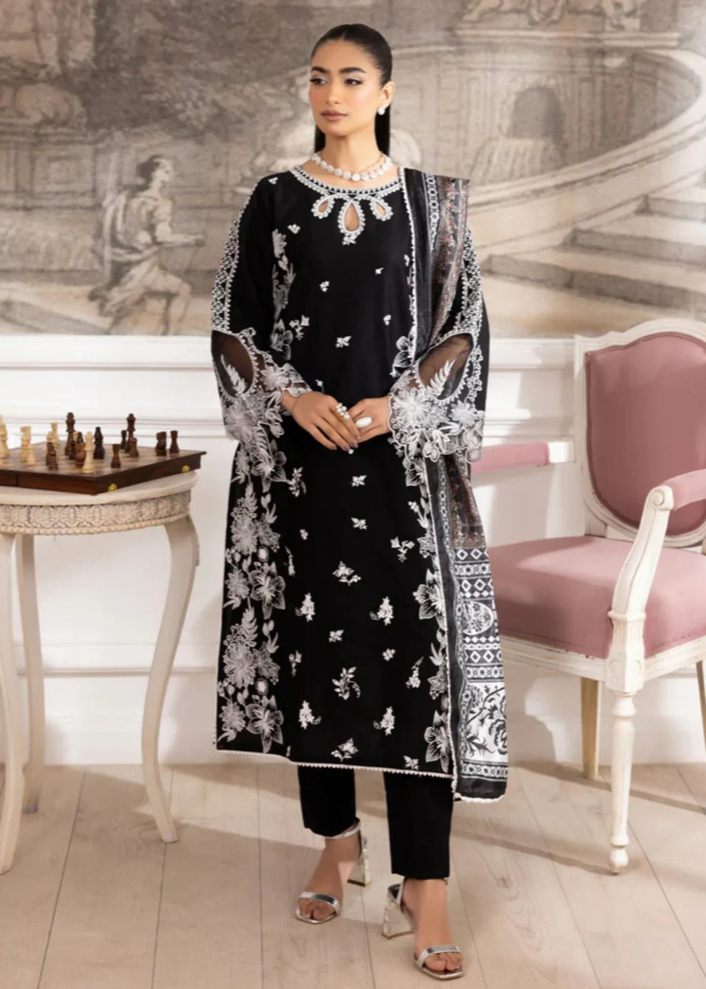 Mohagni ZE 05 LAWN EMBROIDERED STITCHED Women 3pcs