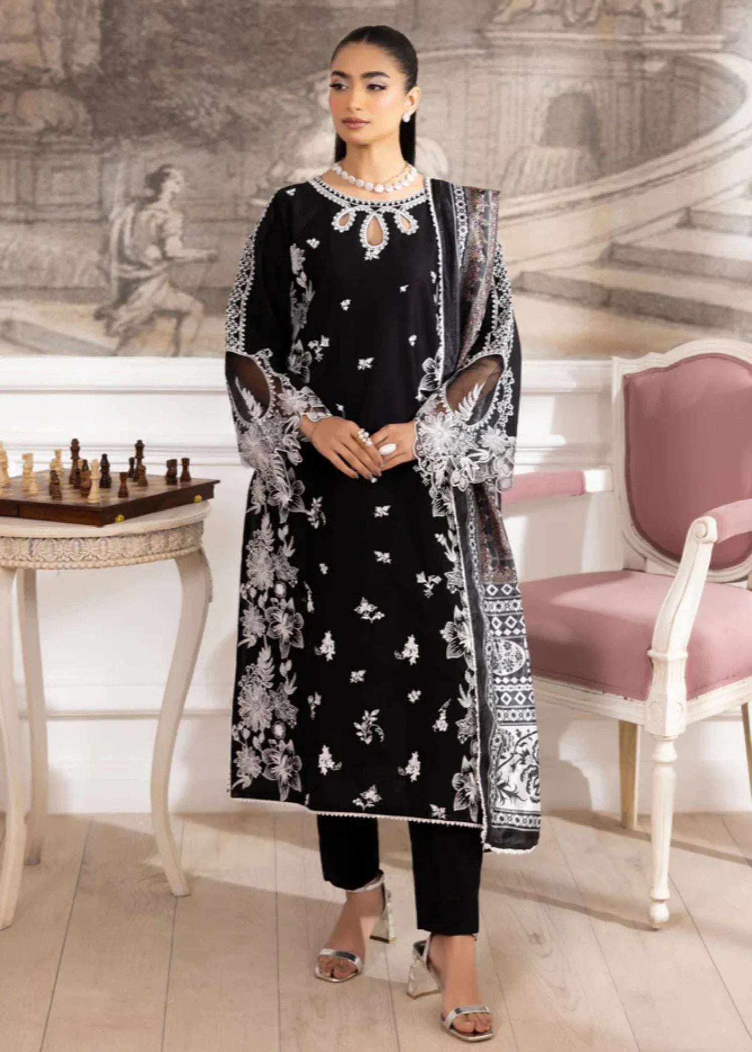 Mohagni ZE 05 LAWN EMBROIDERED STITCHED Women 3pcs
