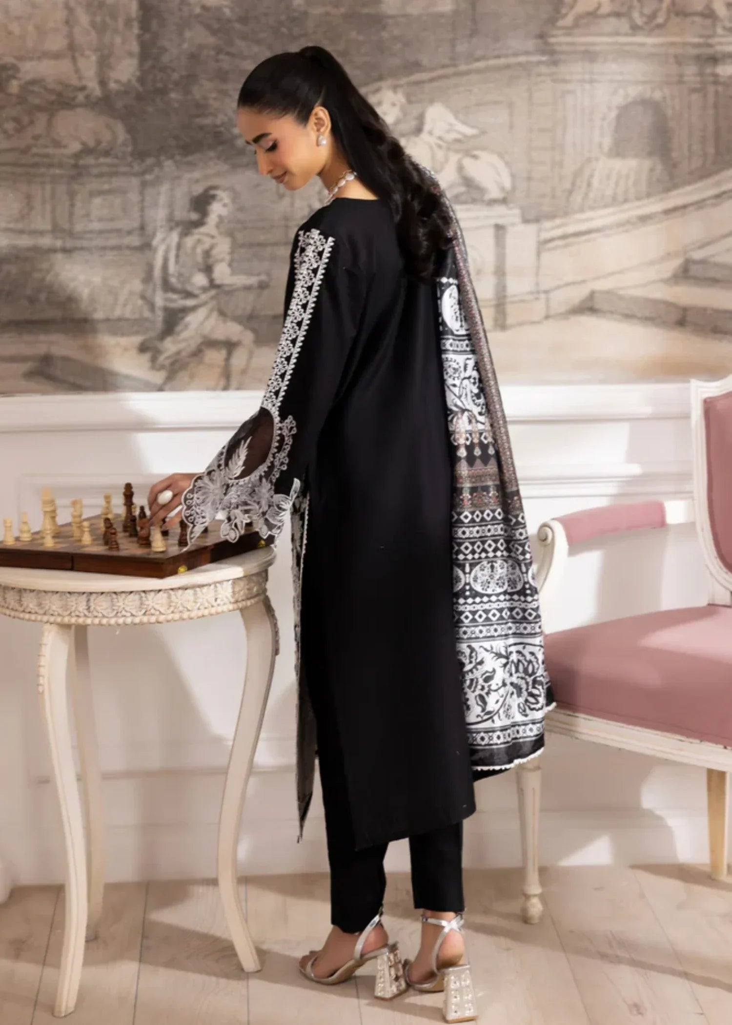 Mohagni ZE 05 LAWN EMBROIDERED STITCHED Women 3pcs