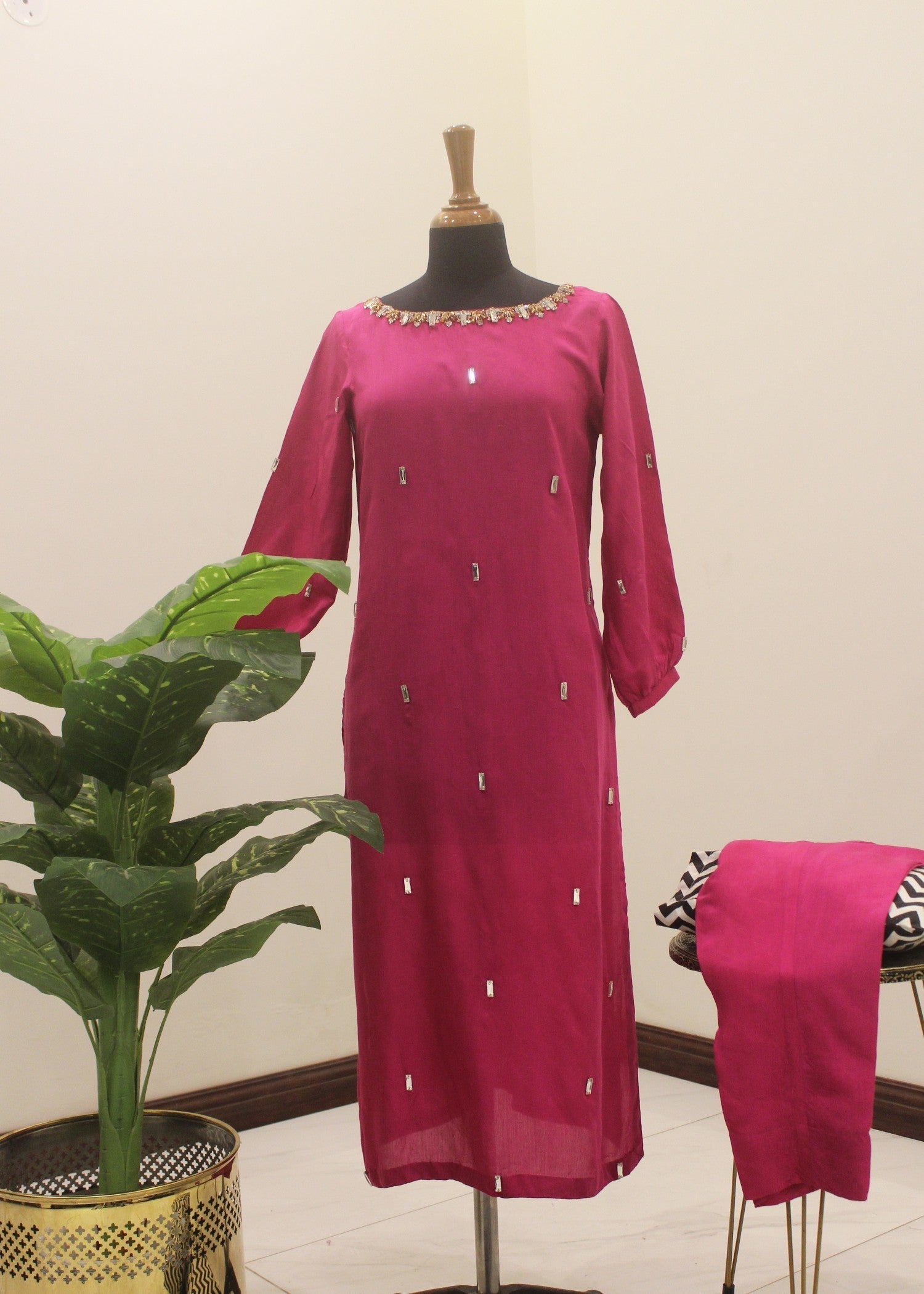 Afifa Iftikhar Modish Pink Women 2pcs