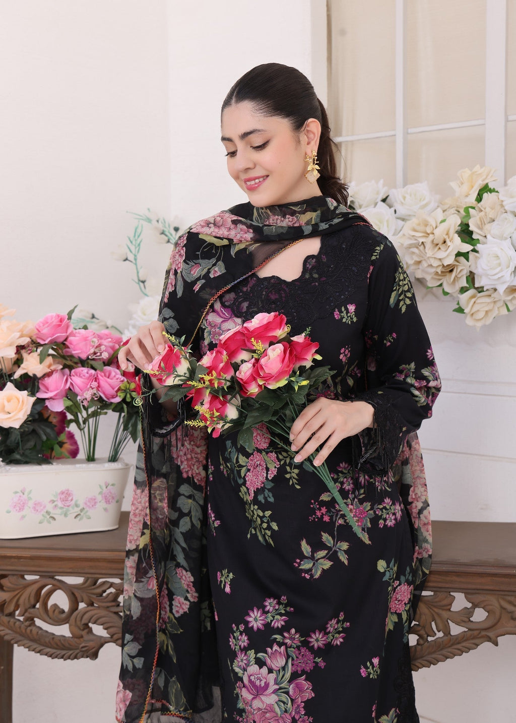 Polawn PD LAWN 25 424 | PRET LAWN COLLECTION Women 3pcs
