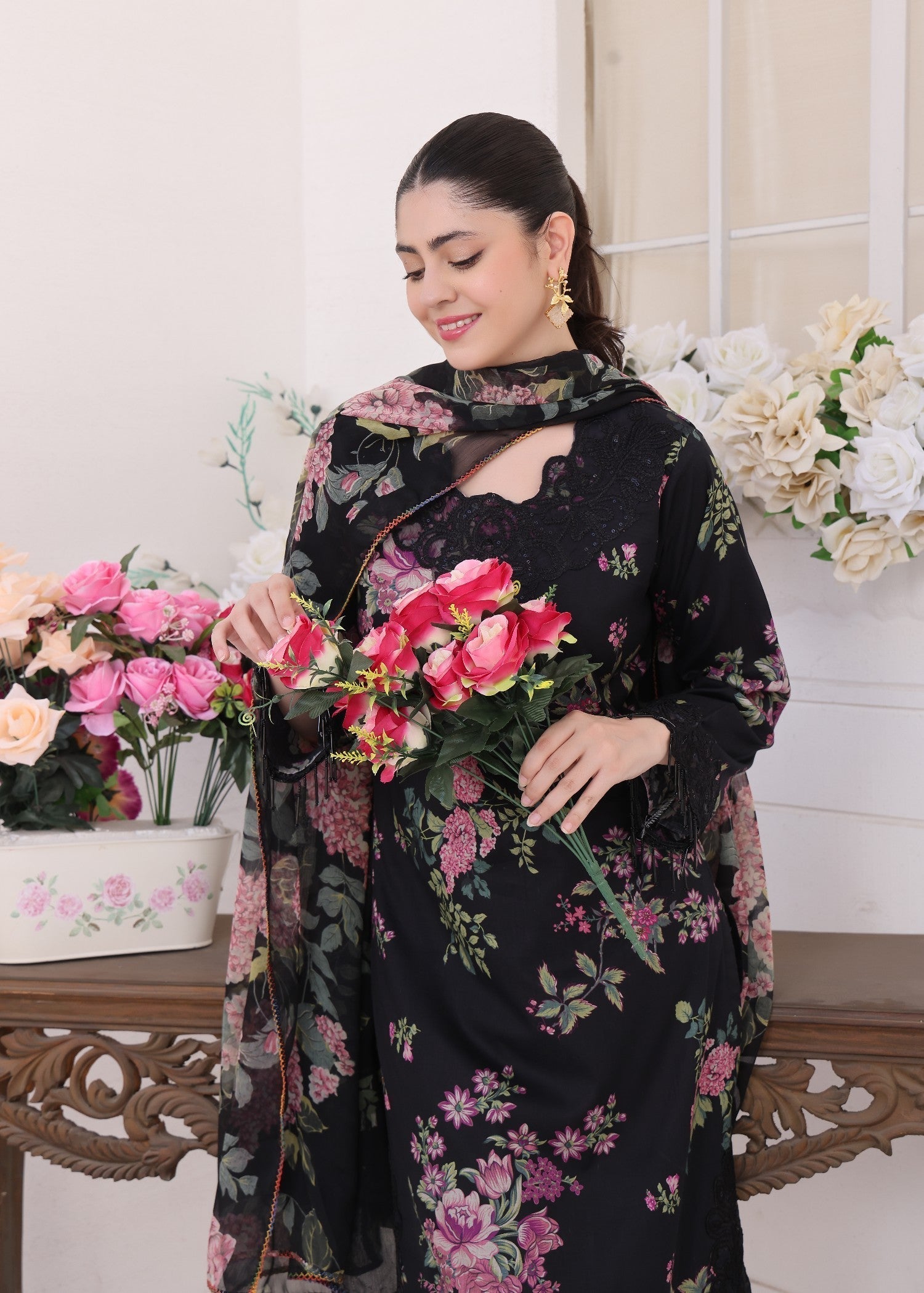 Polawn PD LAWN 25 424 | PRET LAWN COLLECTION Women 3pcs