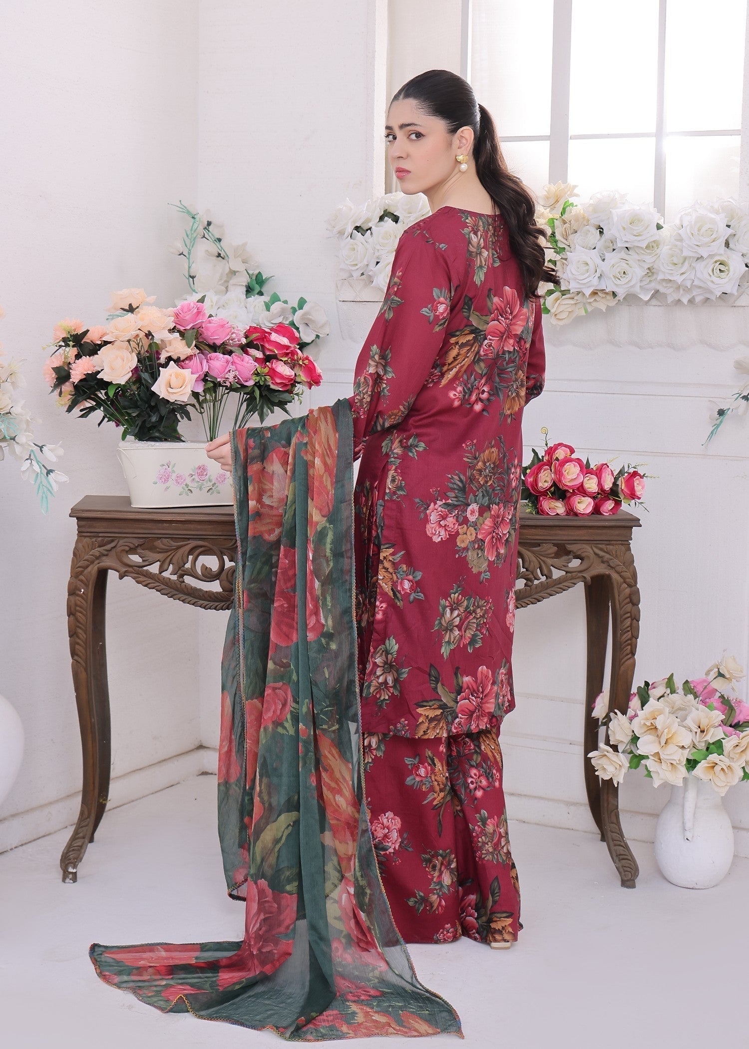 Polawn PD LAWN 25 425 | PRET LAWN COLLECTION Women 3pcs